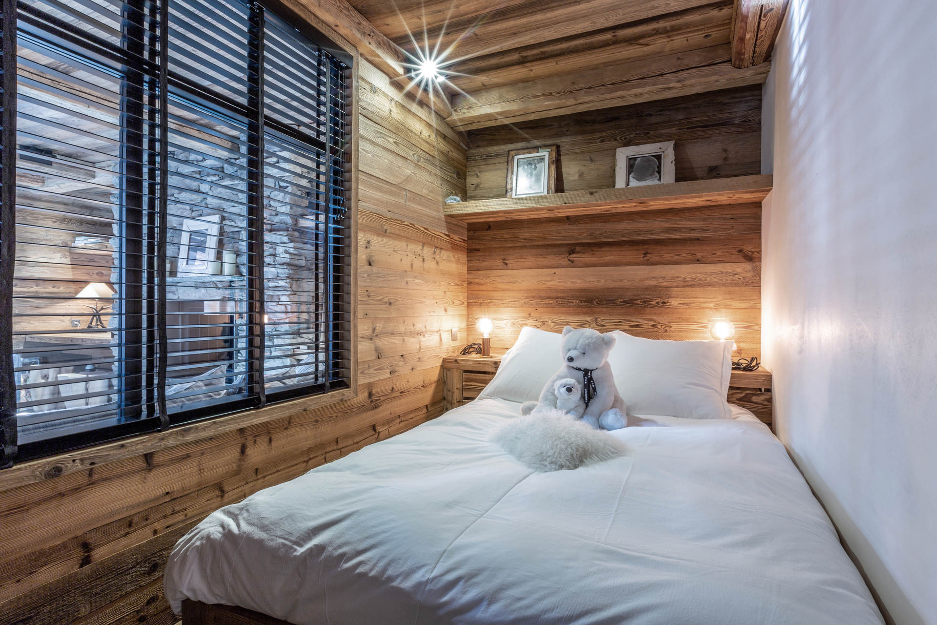 _lv_images__lot_0002340162_15_1454784