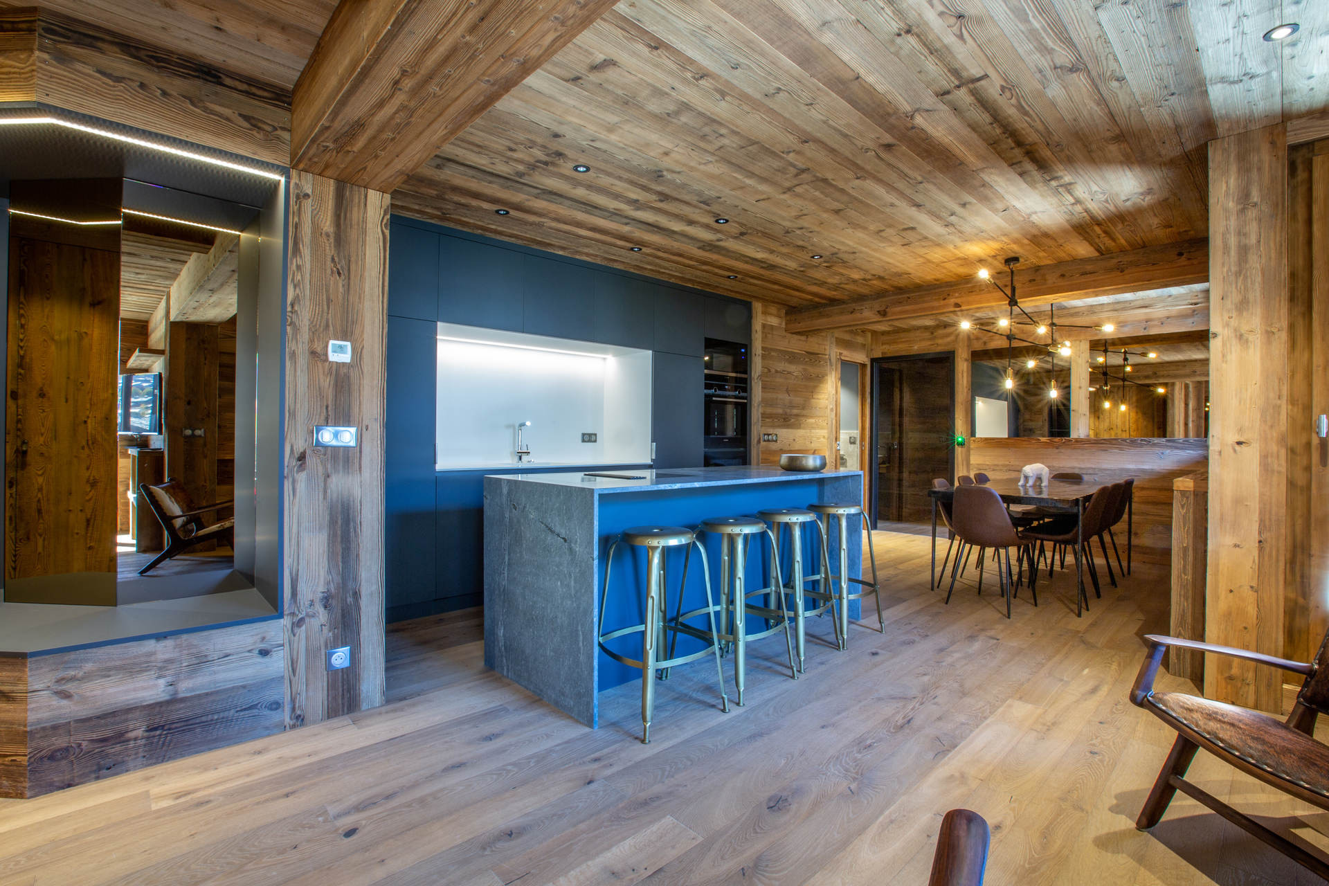 _lv_images__lot_0002340172_05_1457377