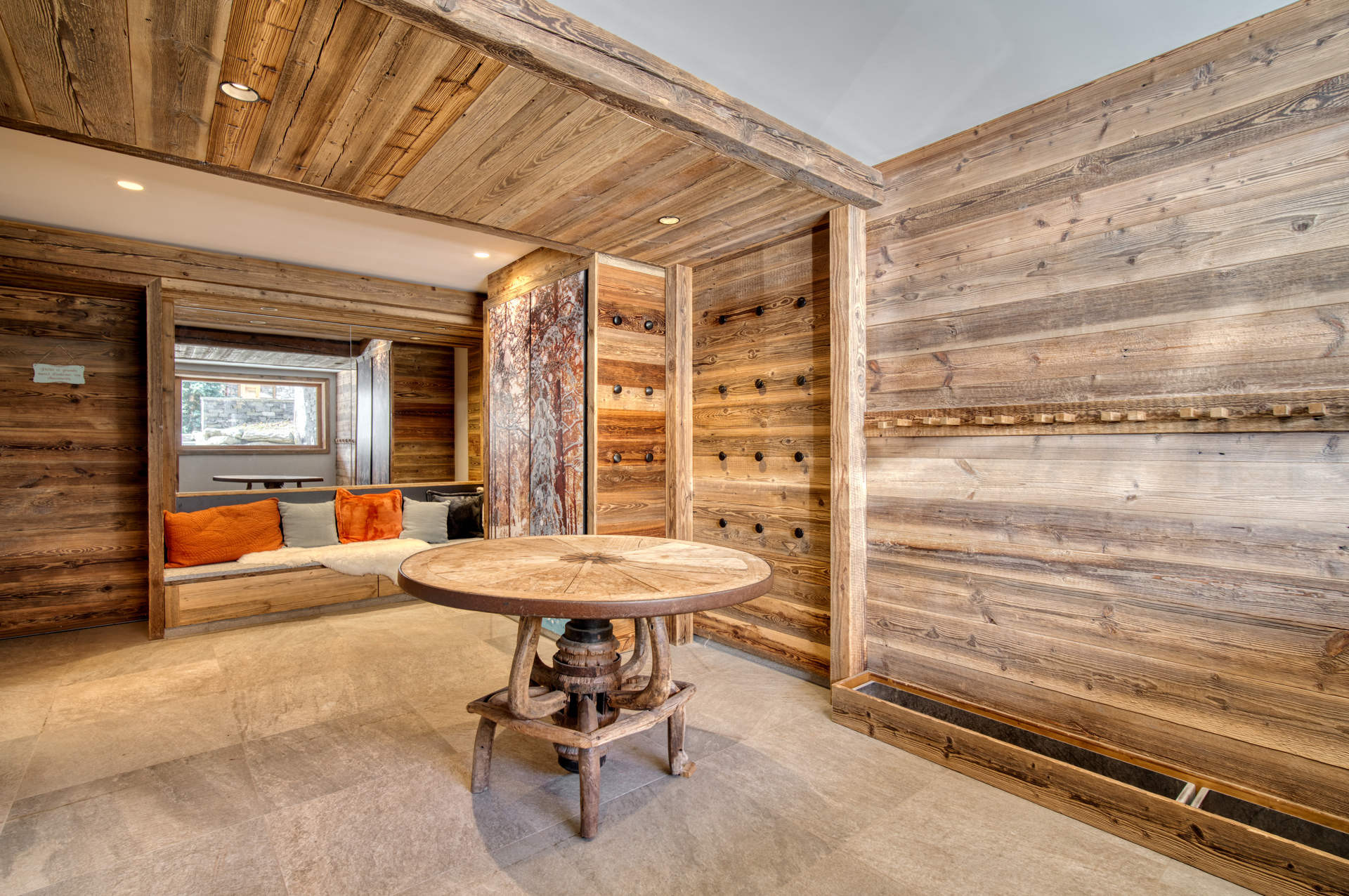 _lv_images__lot_0002340175_16_1454357