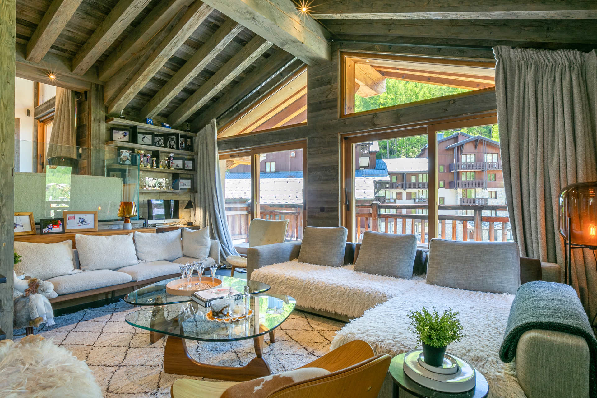 _lv_images__lot_0002340178_03_1456530