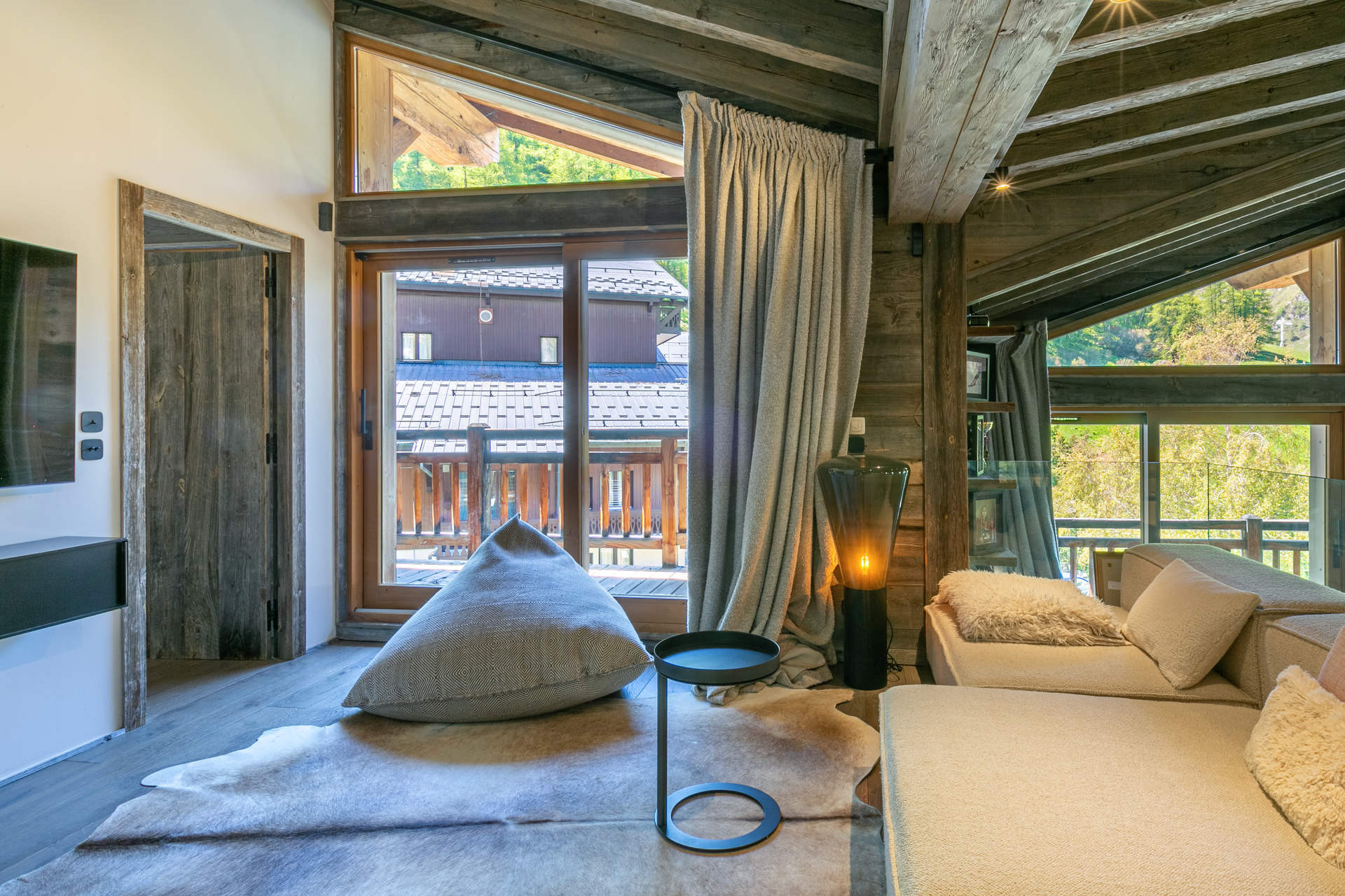 _lv_images__lot_0002340178_09_1456536