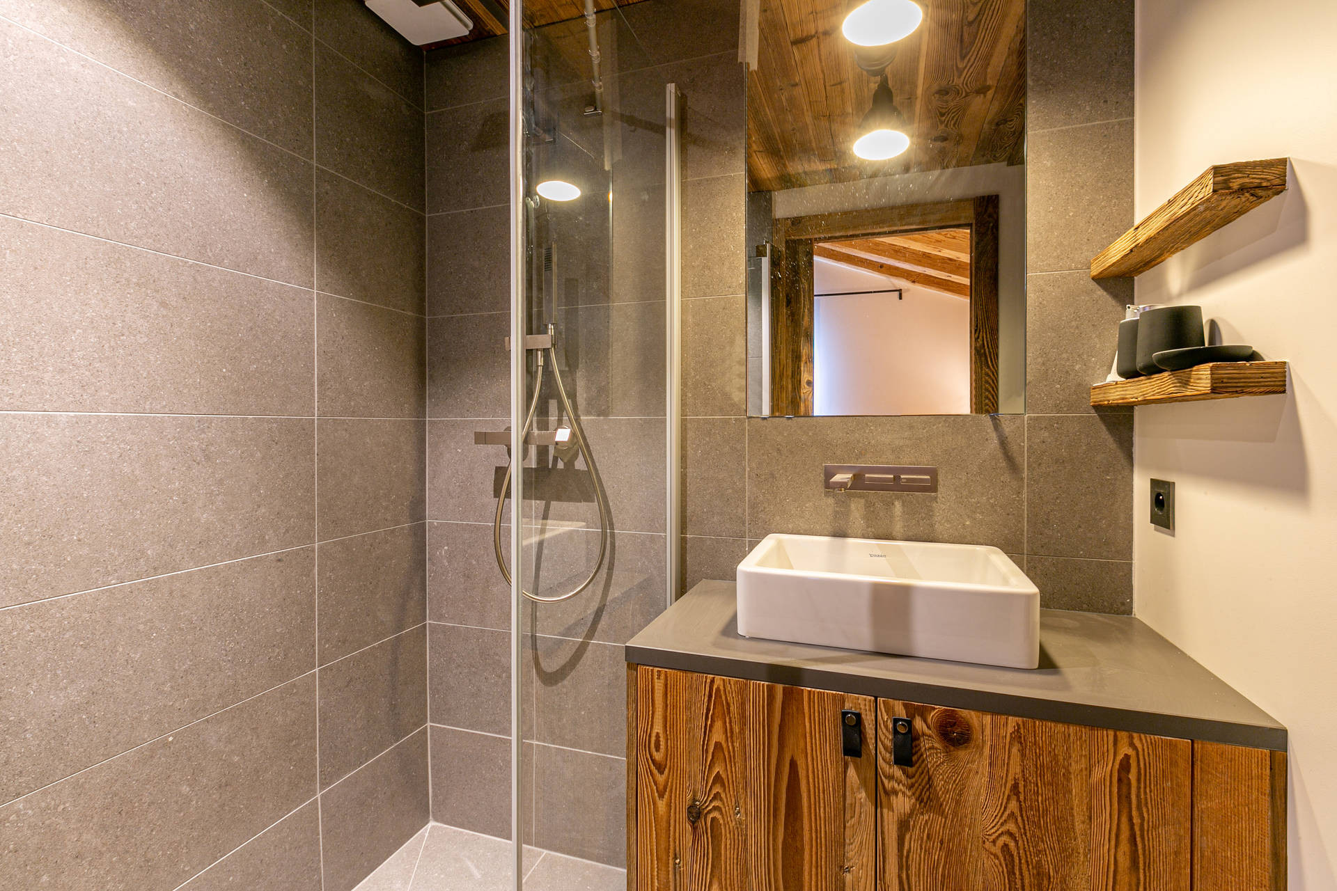 _lv_images__lot_0002340179_11_1454448