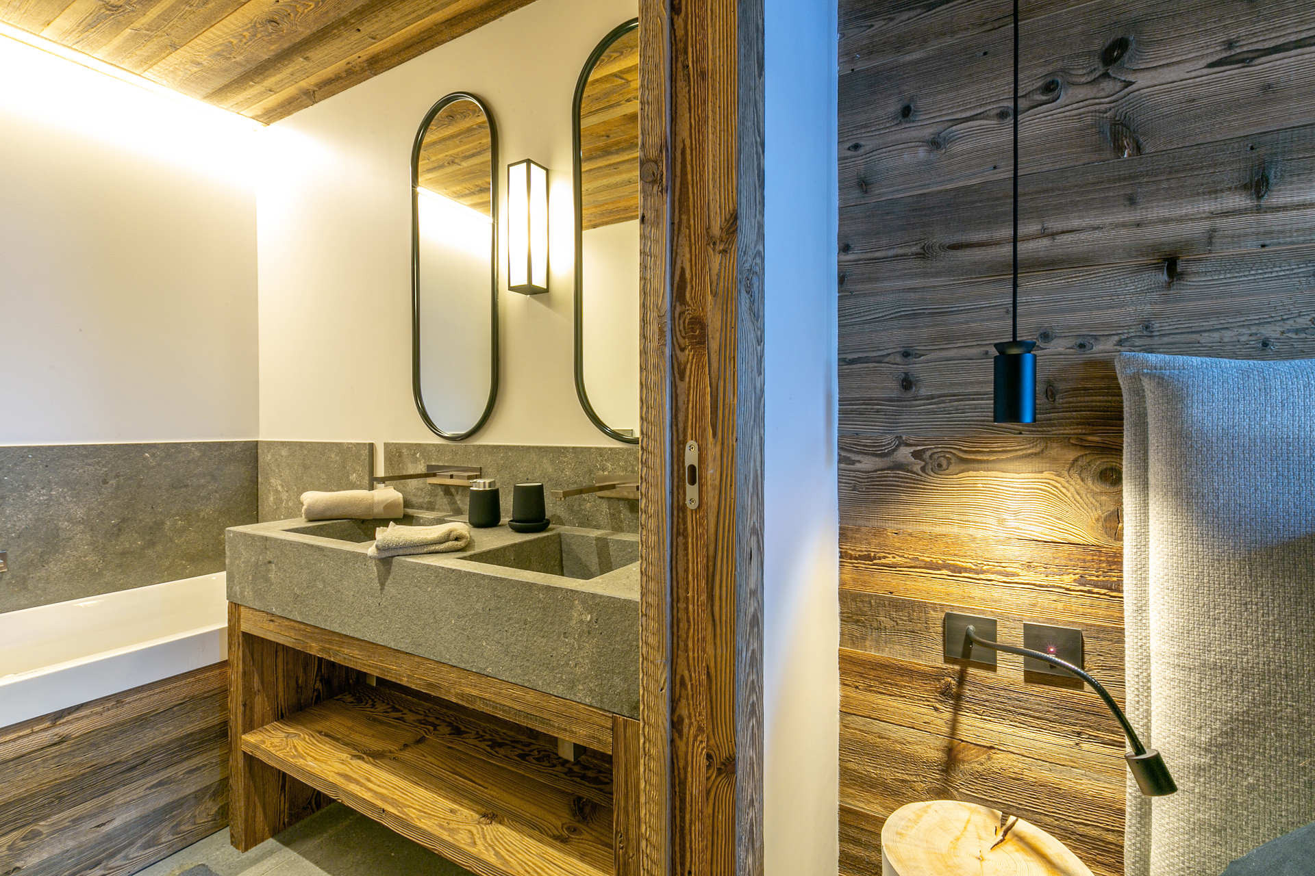 _lv_images__lot_0002340179_12_1454449