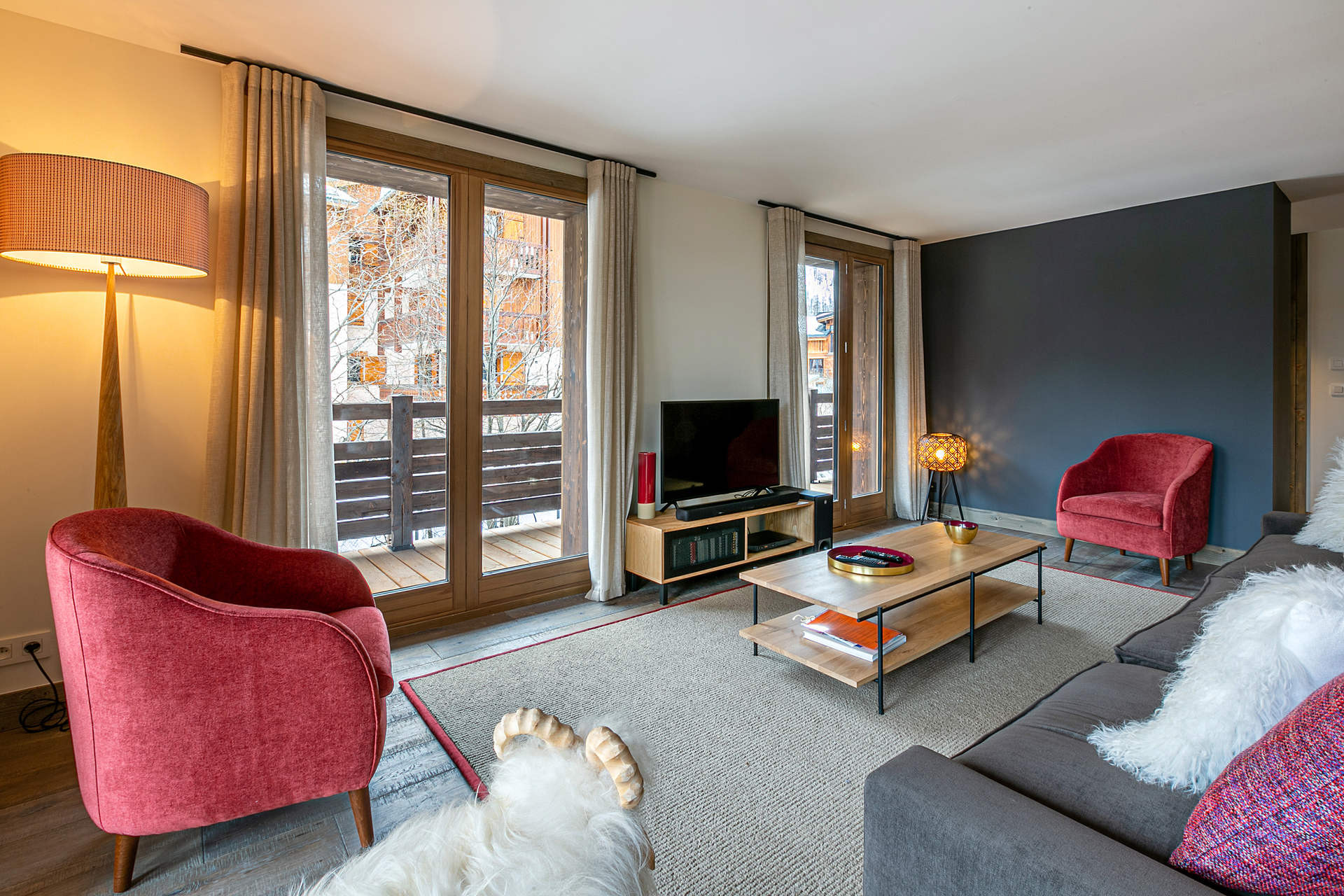 _lv_images__lot_0002340181_02_1454676