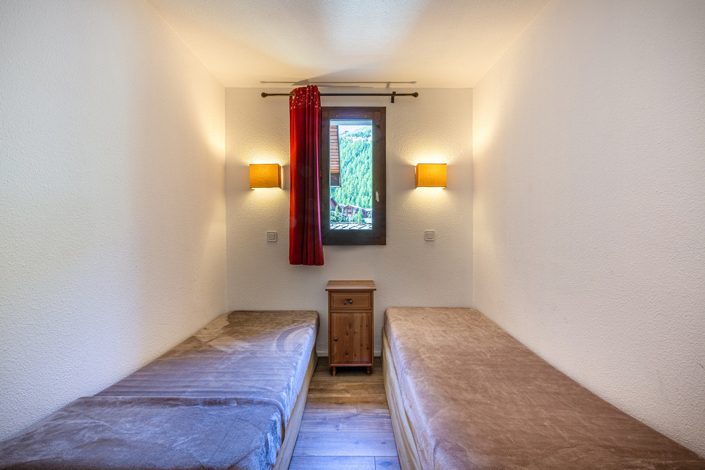 _lv_images__lot_0002340188_07_1457547