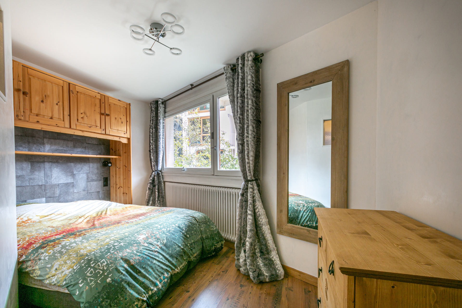 _lv_images__lot_0002340192_07_1457669