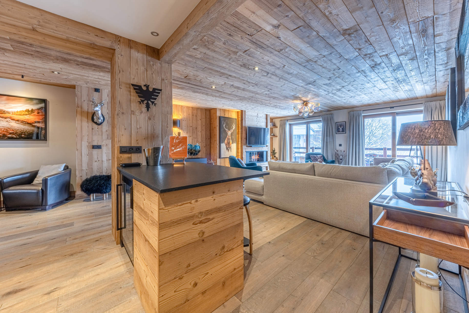 _lv_images__lot_0002340193_03_1454662