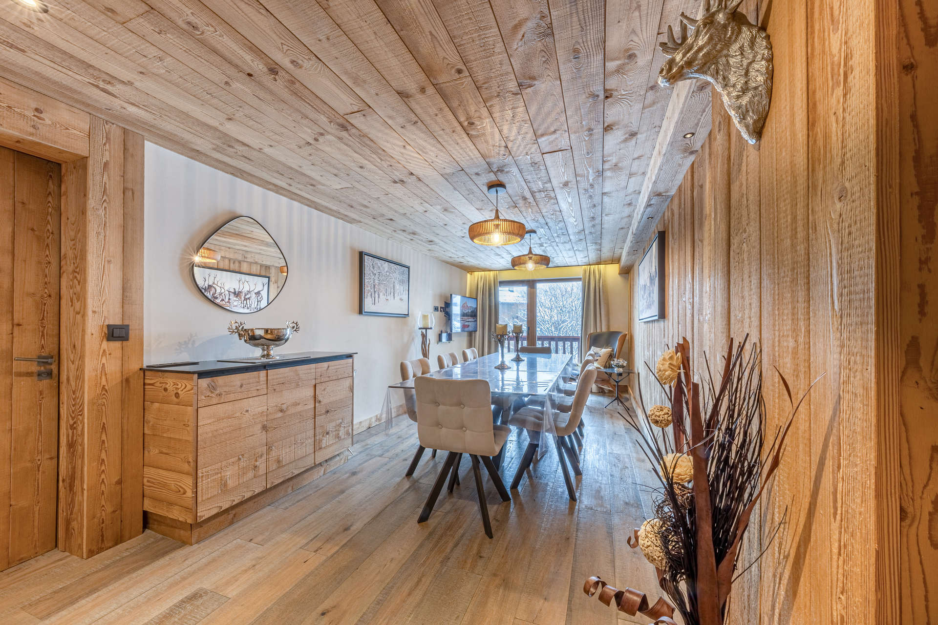 _lv_images__lot_0002340193_04_1454663