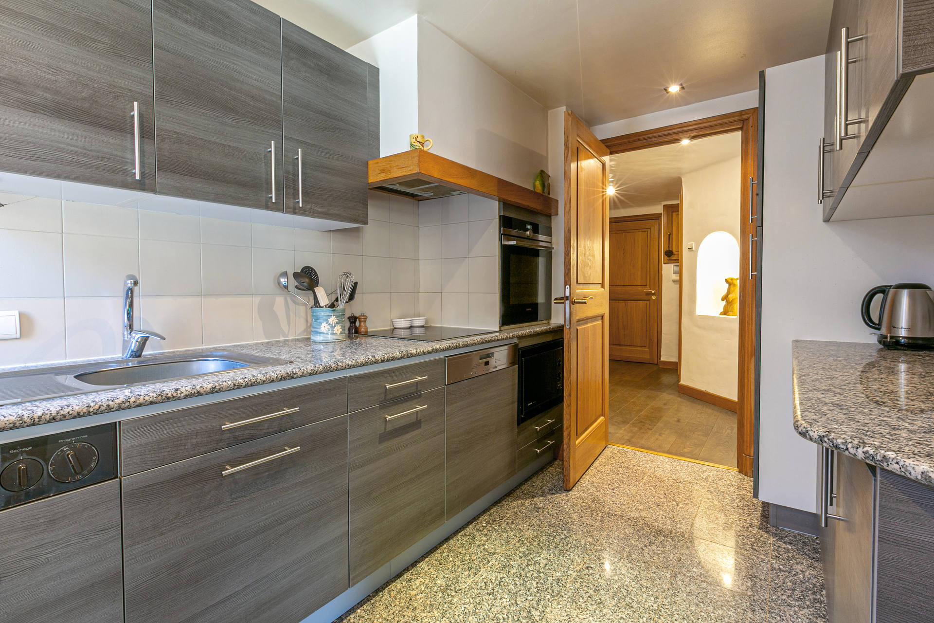 _lv_images__lot_0002340207_05_1458142