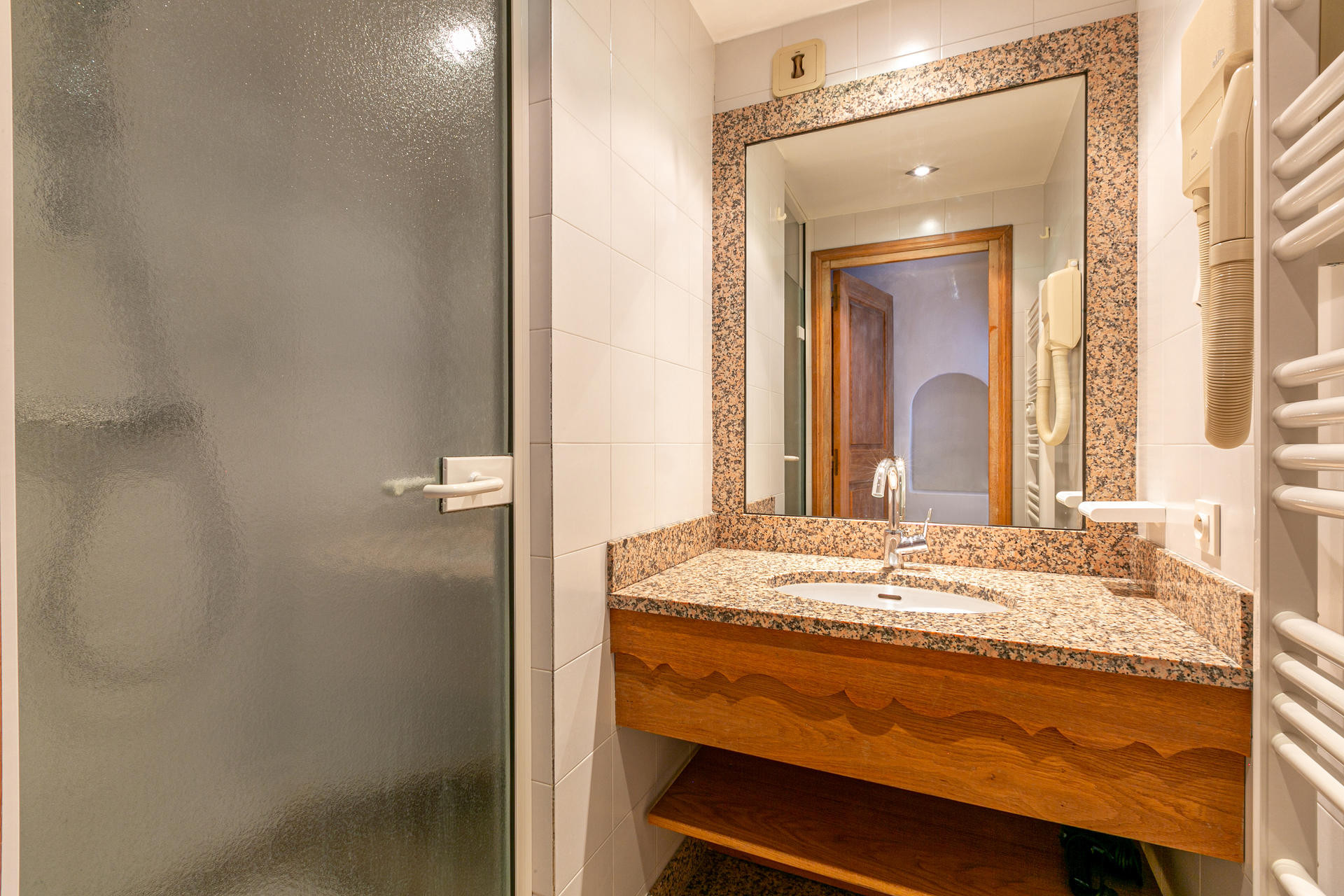 _lv_images__lot_0002340207_11_1458148