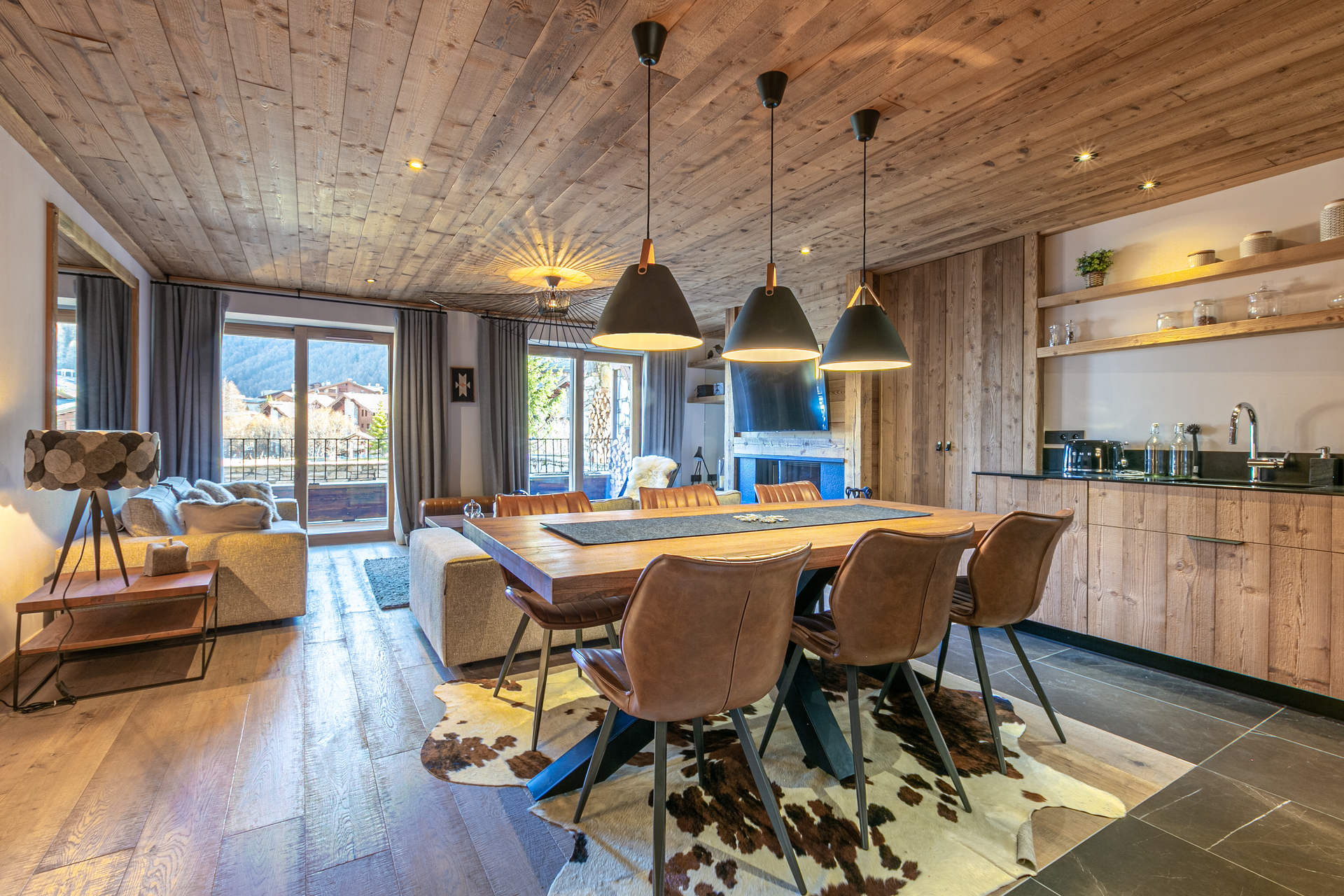 _lv_images__lot_0002340209_04_1455156