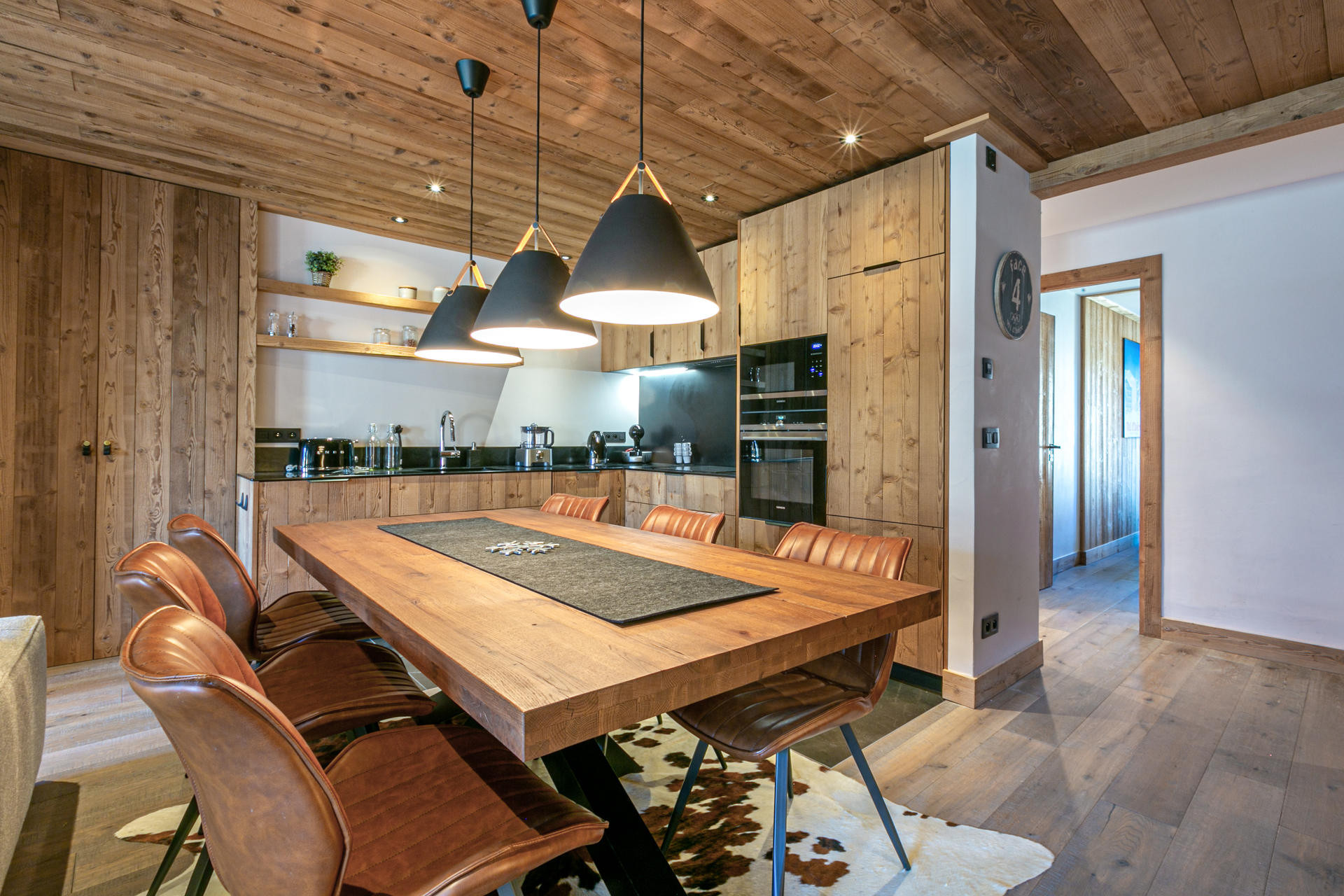 _lv_images__lot_0002340209_05_1455157