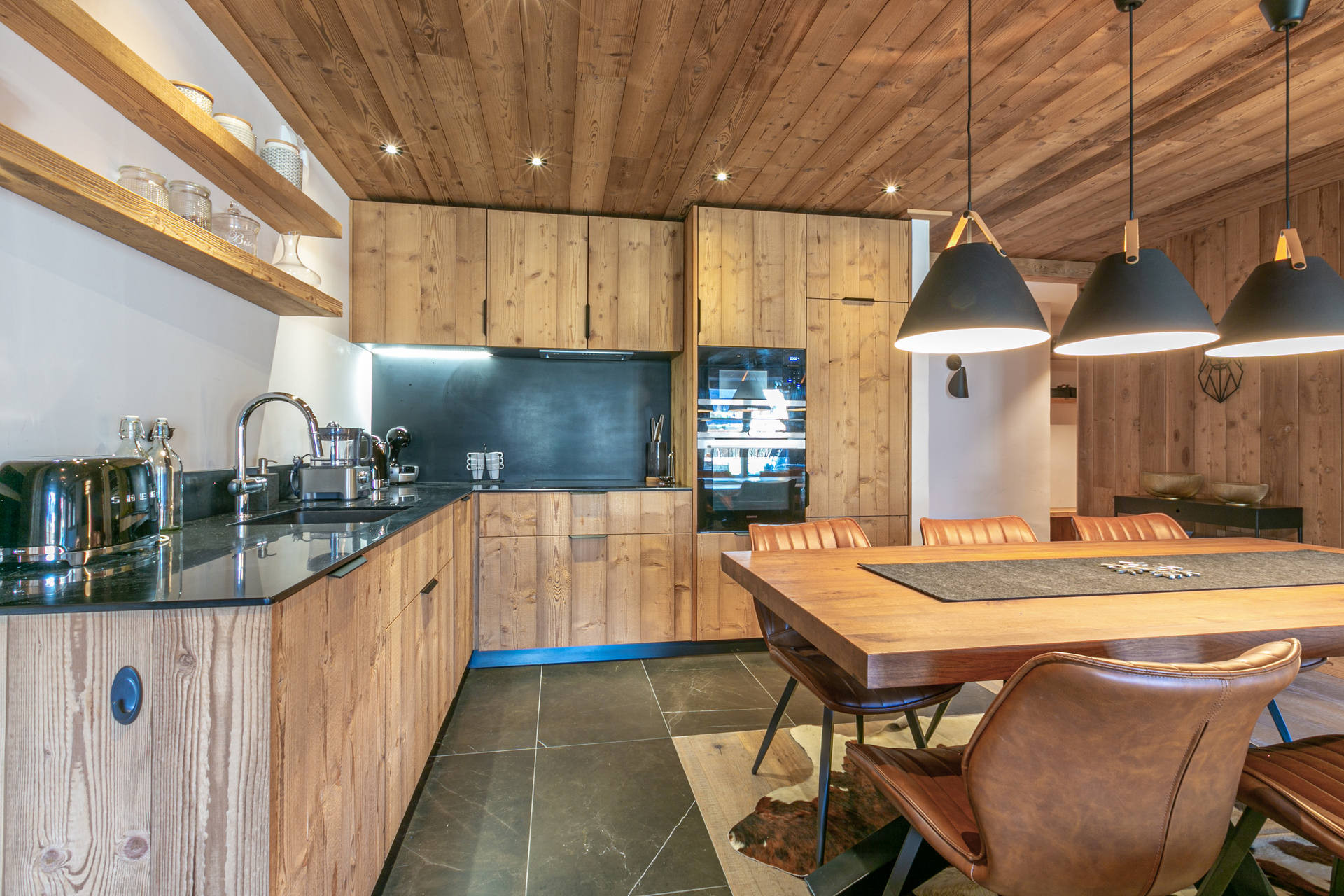 _lv_images__lot_0002340209_06_1455158