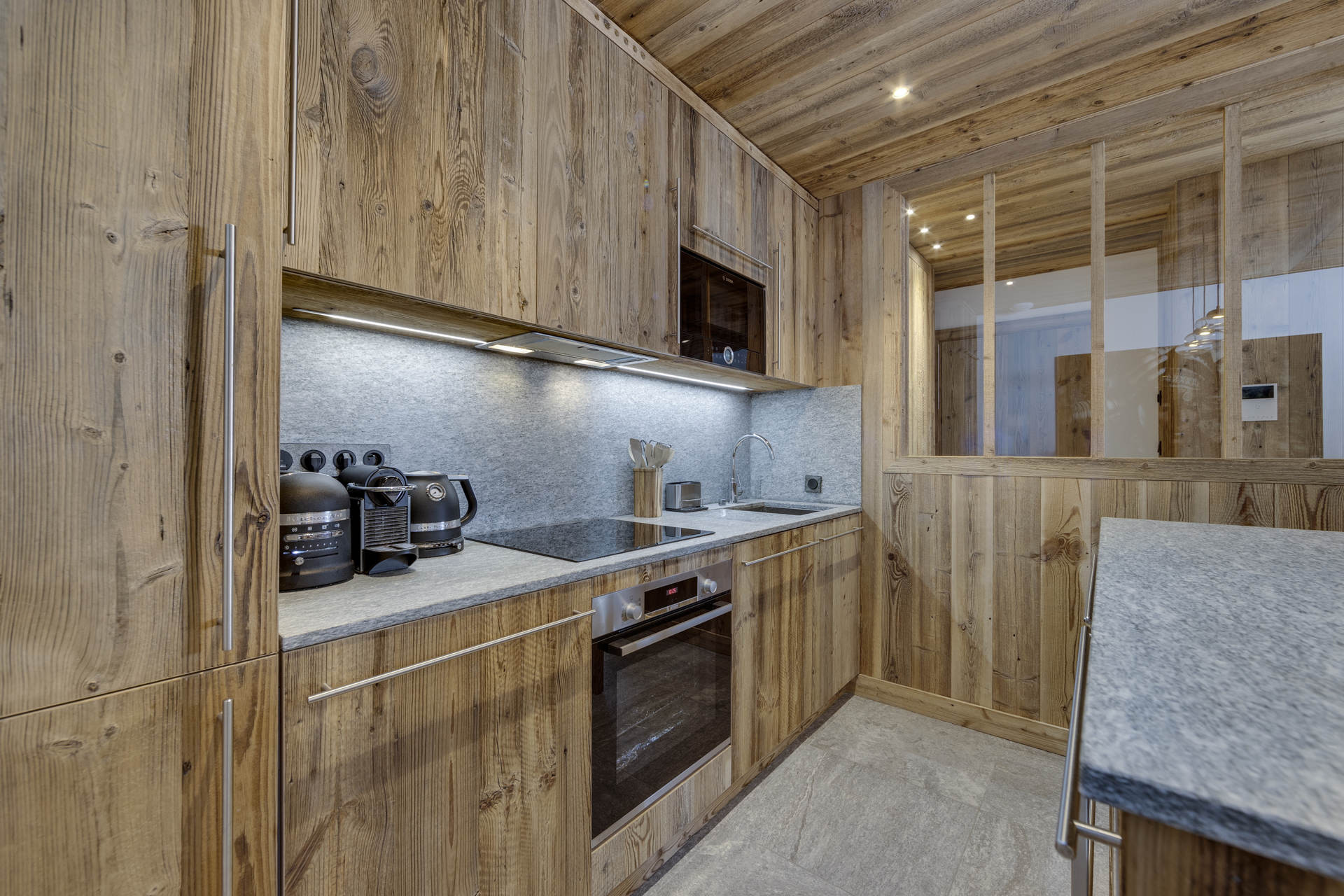 _lv_images__lot_0002340214_04_1457039