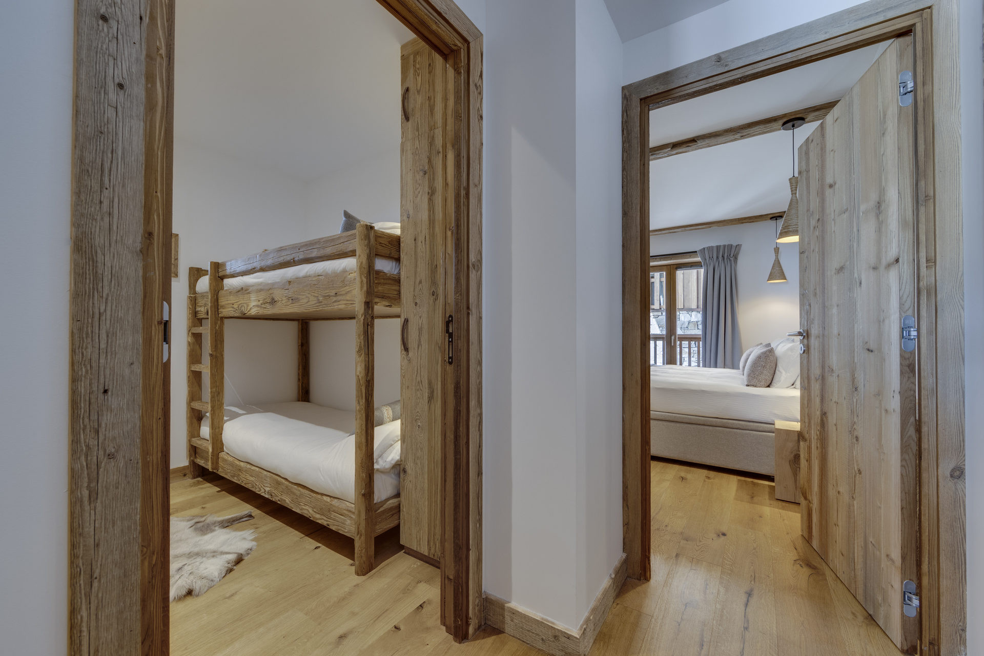 _lv_images__lot_0002340214_09_1457044