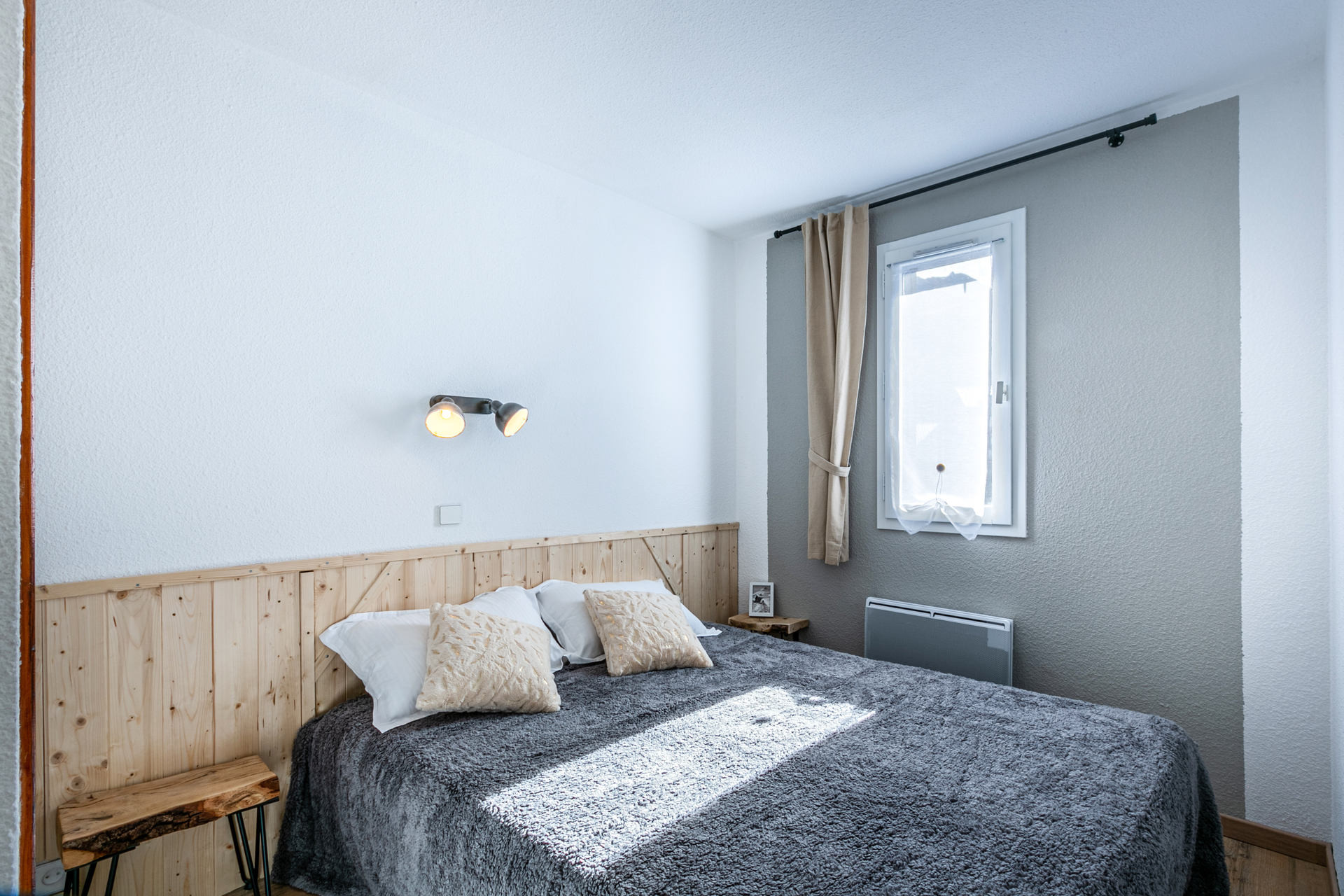 _lv_images__lot_0002340224_09_1455530