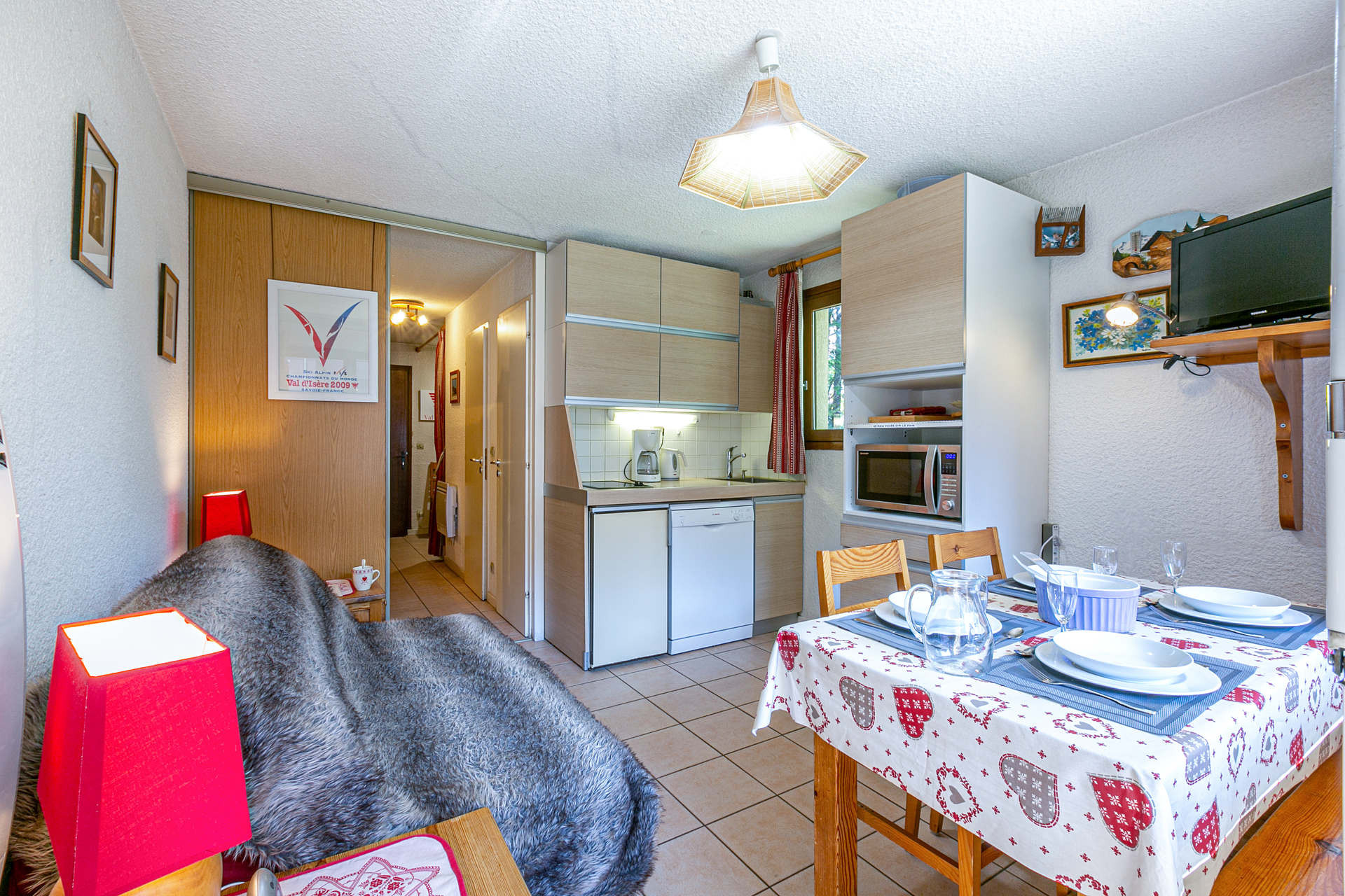 _lv_images__lot_0002340225_02_1457875