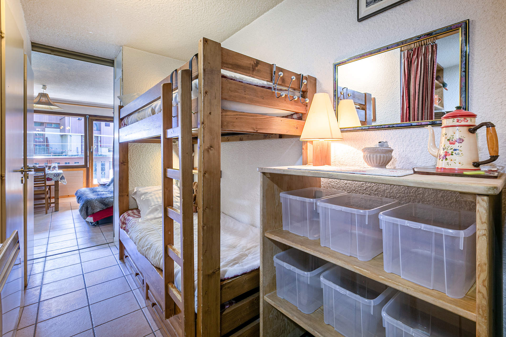 _lv_images__lot_0002340225_07_1457880