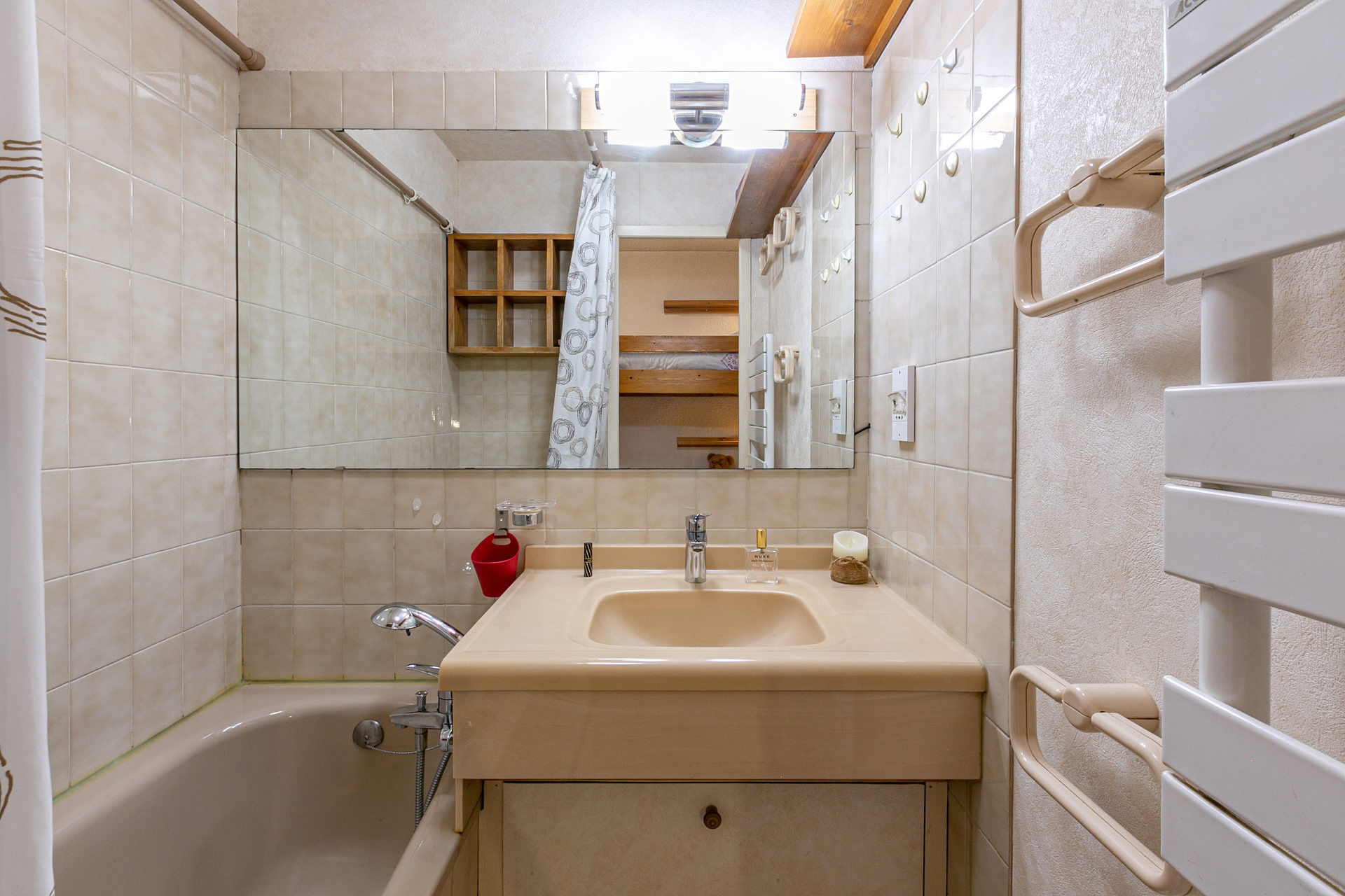 _lv_images__lot_0002340225_09_1457882