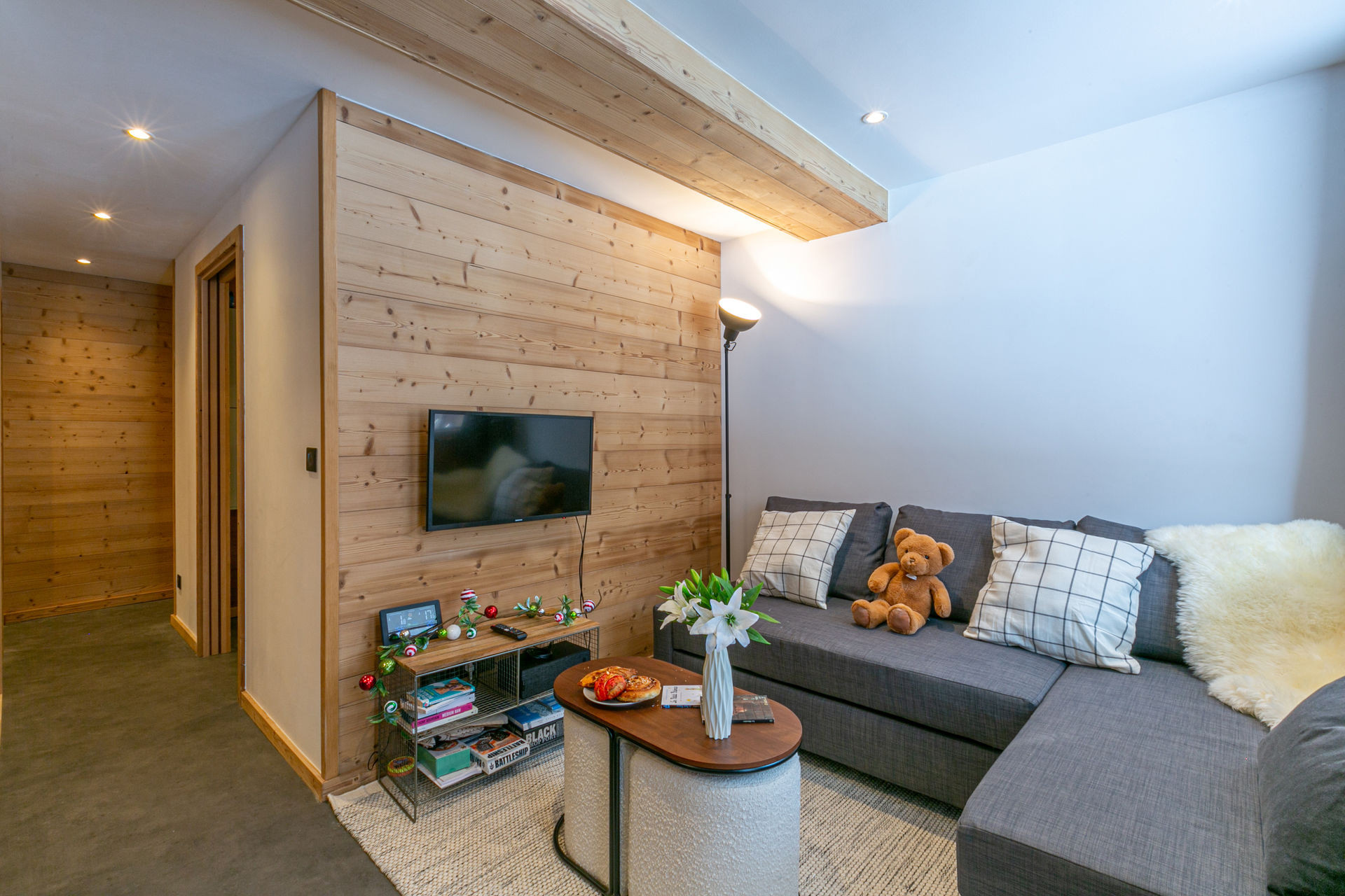 _lv_images__lot_0002340226_03_1455736