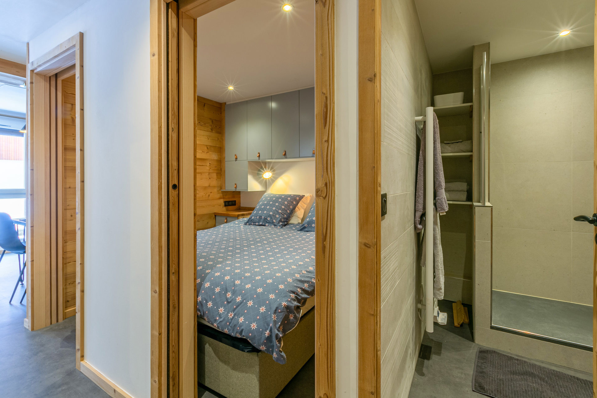 _lv_images__lot_0002340226_08_1455741