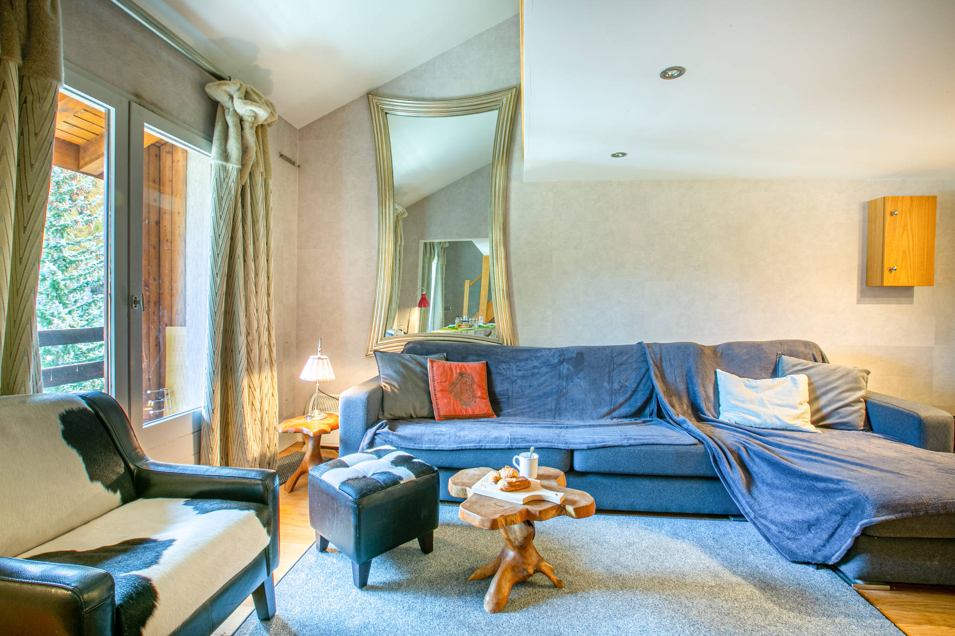 _lv_images__lot_0002340235_02_1457618