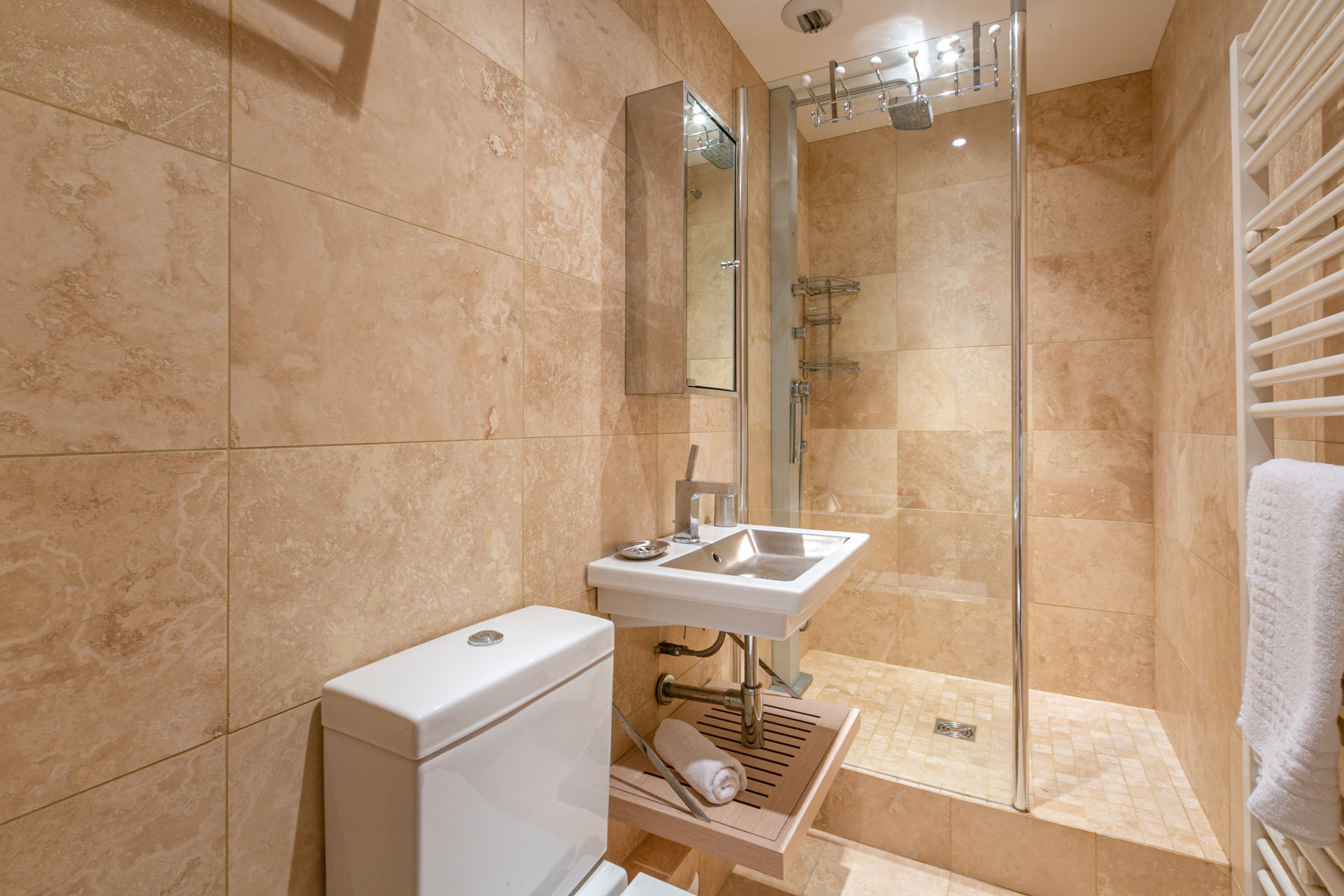 _lv_images__lot_0002340235_13_1457629