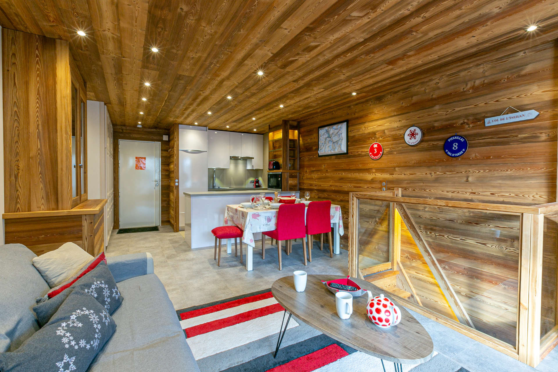 _lv_images__lot_0002340248_03_1455054