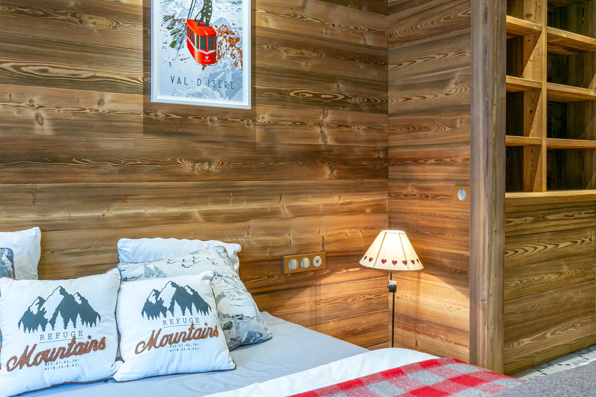 _lv_images__lot_0002340248_12_1455063