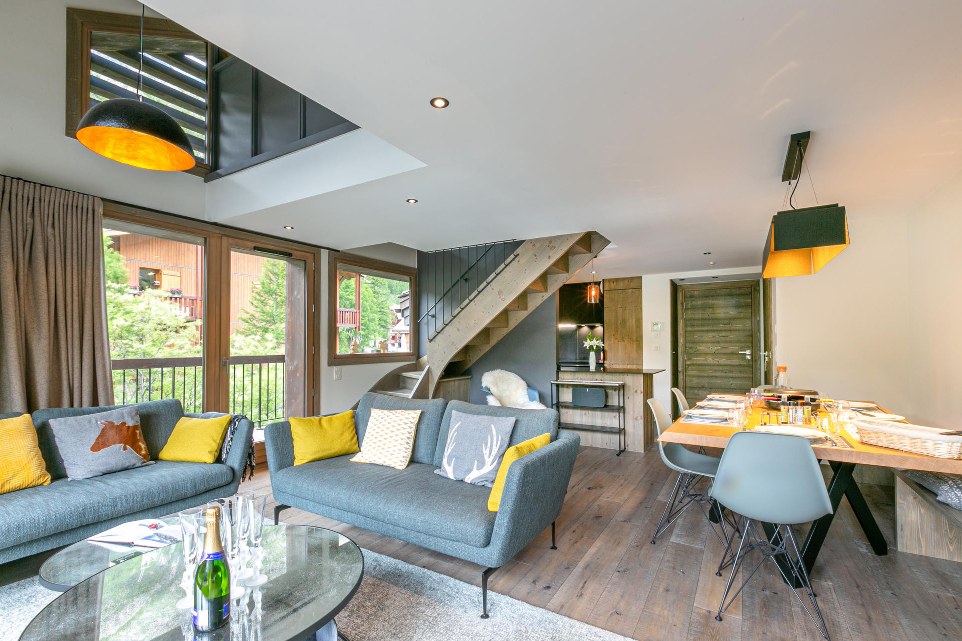 _lv_images__lot_0002340249_01_1456835