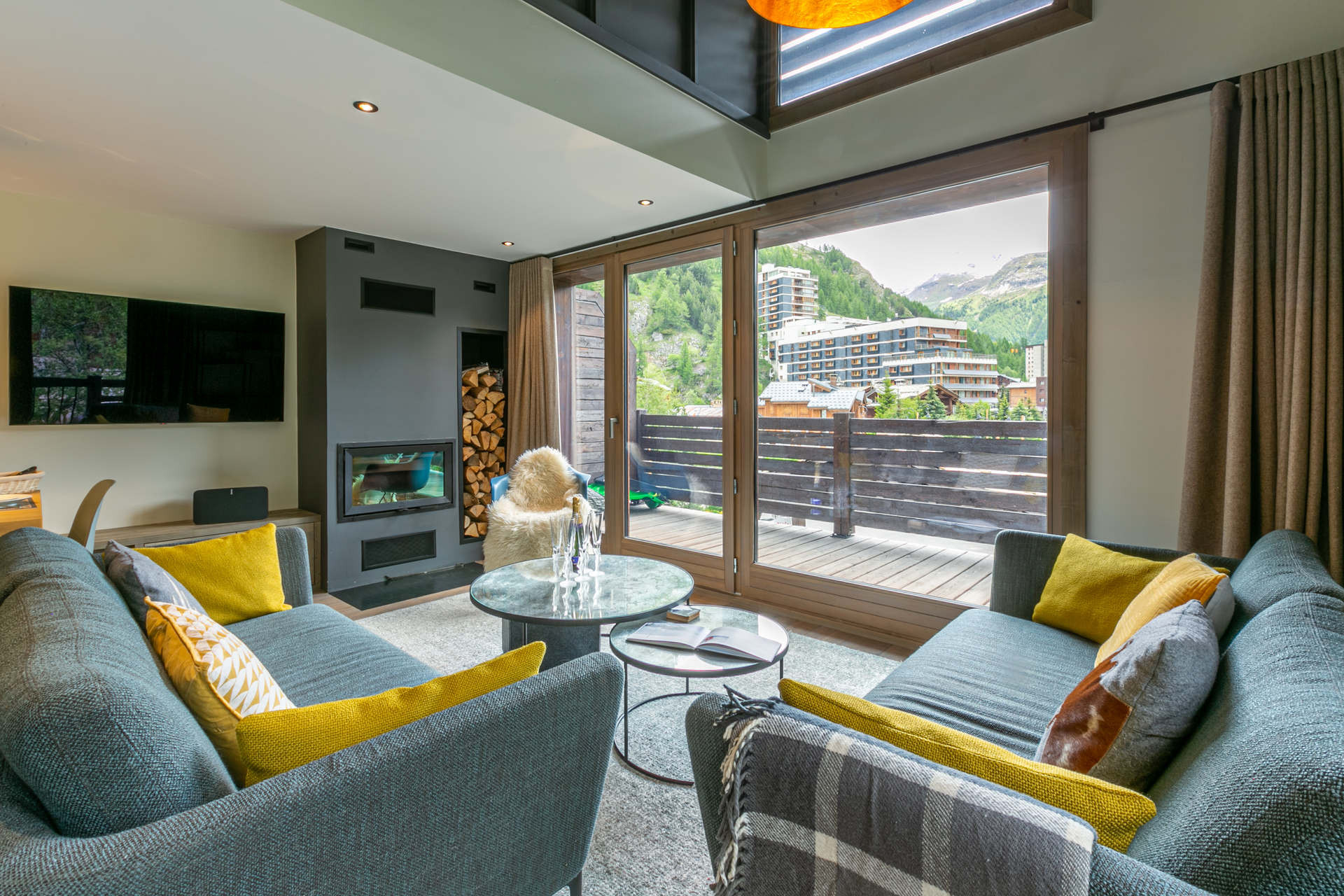 _lv_images__lot_0002340249_02_1456836