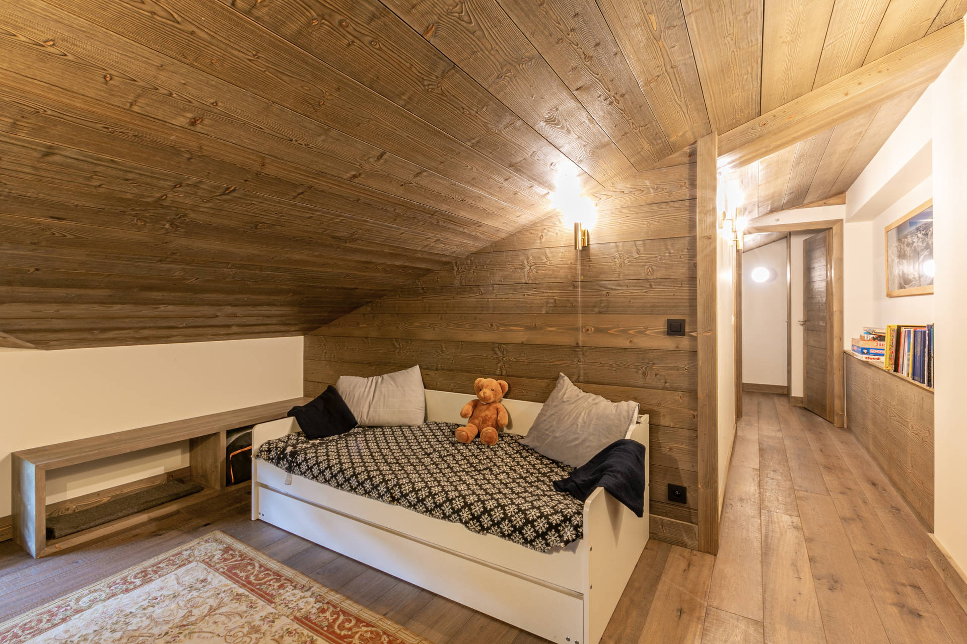 _lv_images__lot_0002340249_11_1456845