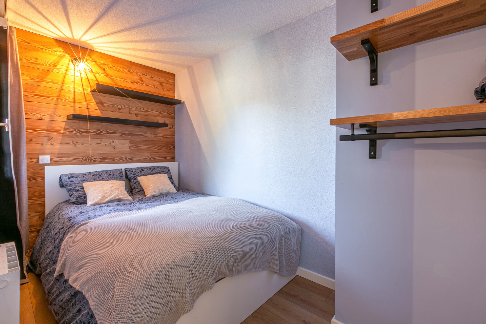 _lv_images__lot_0002340252_06_1456093