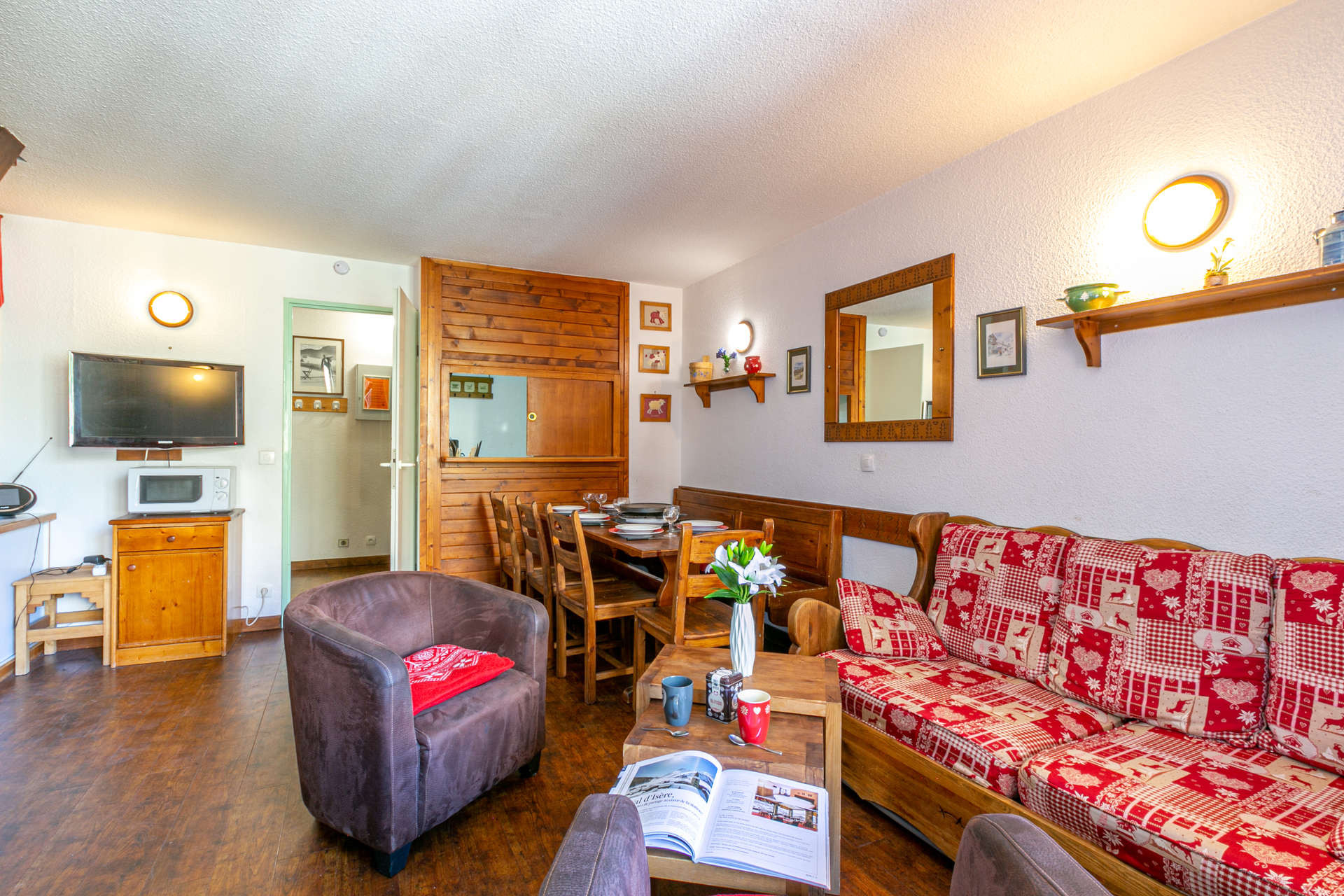 _lv_images__lot_0002340254_03_1457070