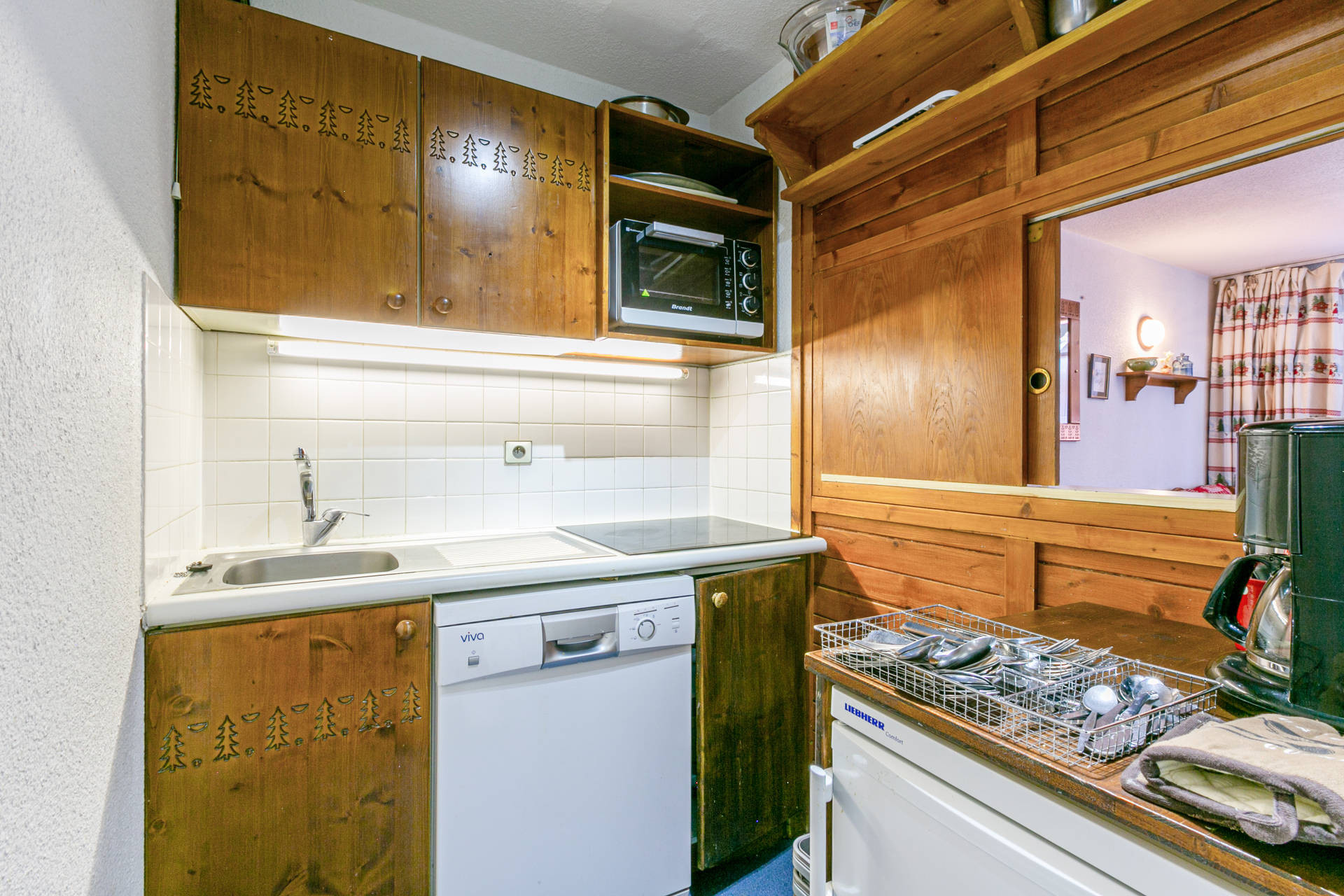 _lv_images__lot_0002340254_05_1457072