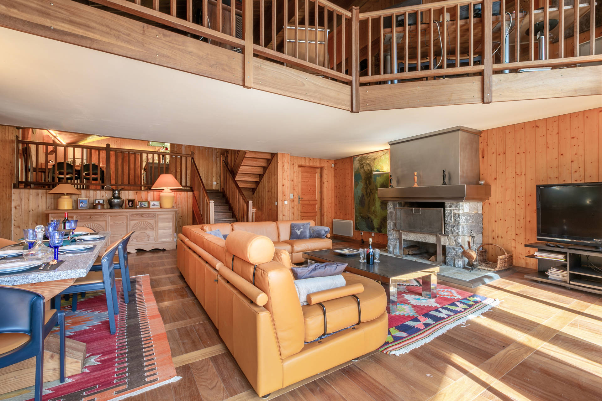 _lv_images__lot_0002340255_04_1455294