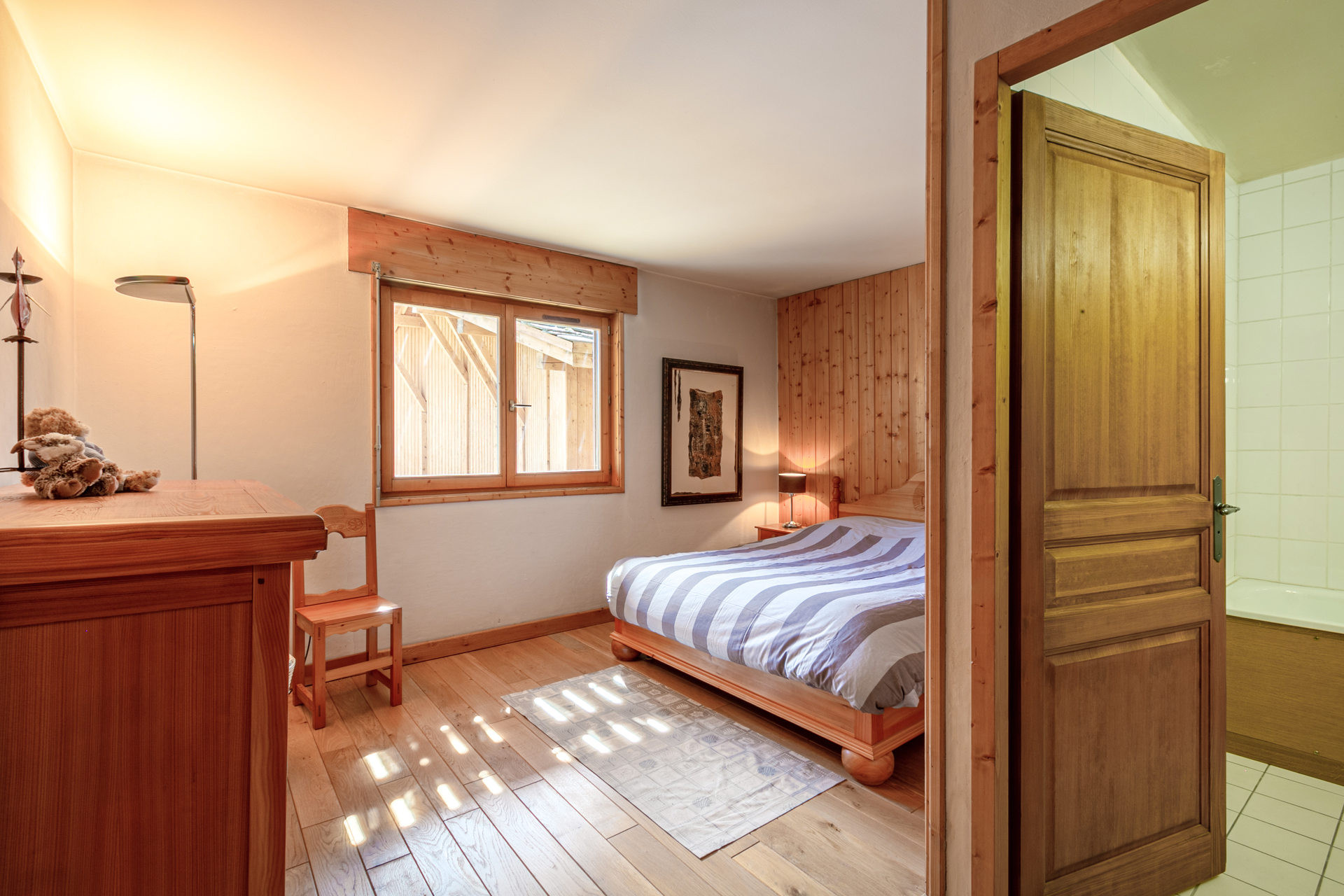 _lv_images__lot_0002340255_09_1455299