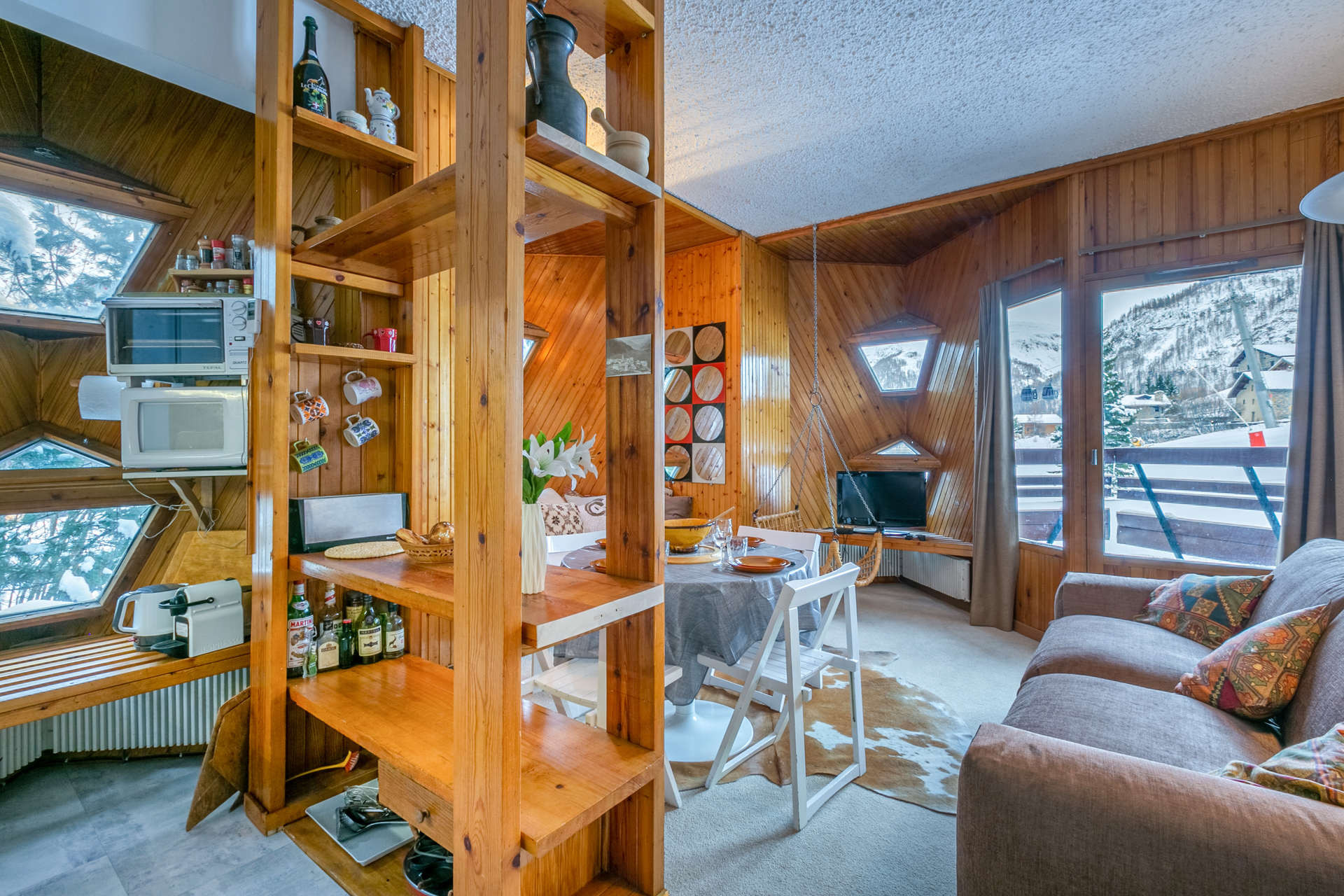 _lv_images__lot_0002340258_04_1455325