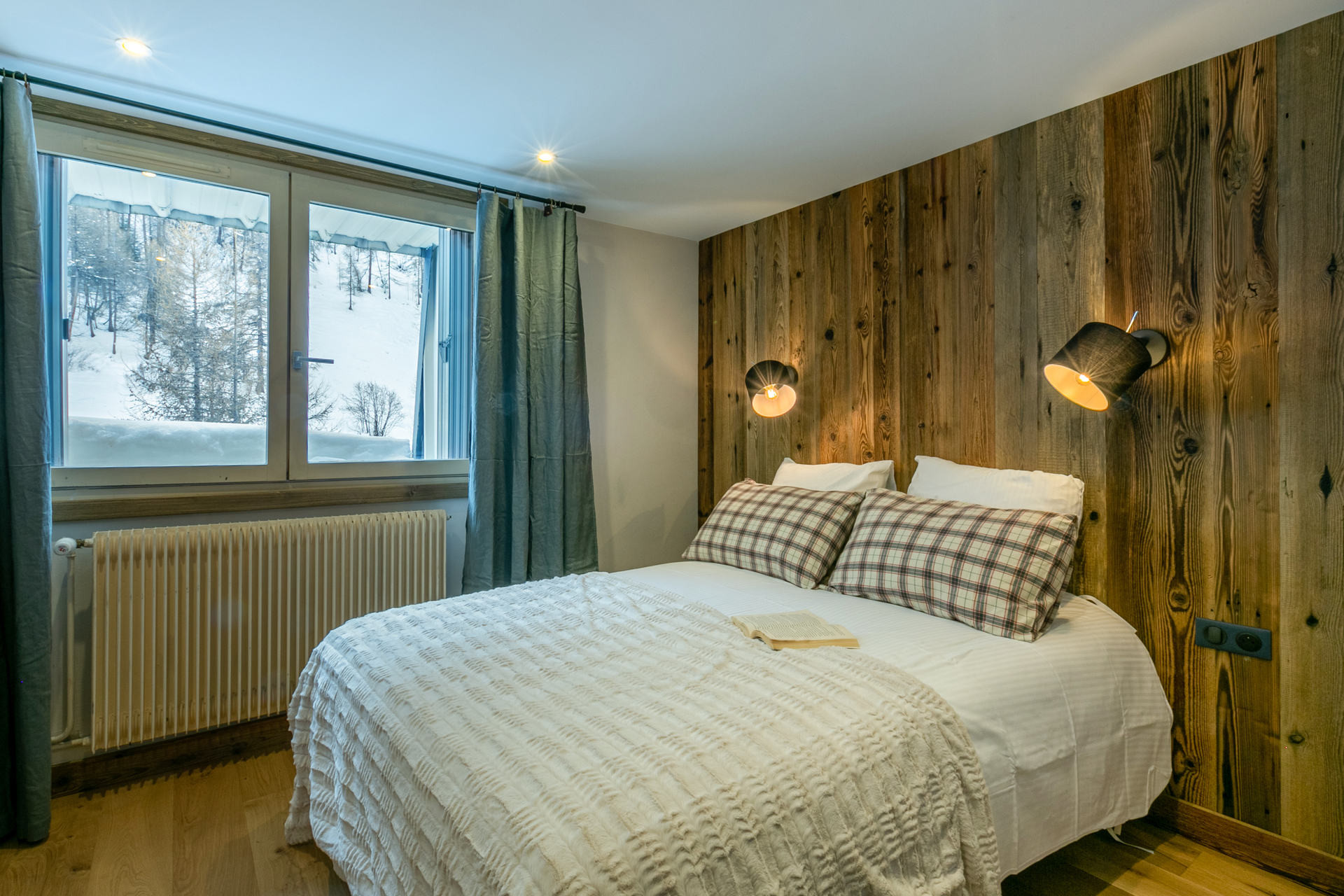 _lv_images__lot_0002340264_07_1457395