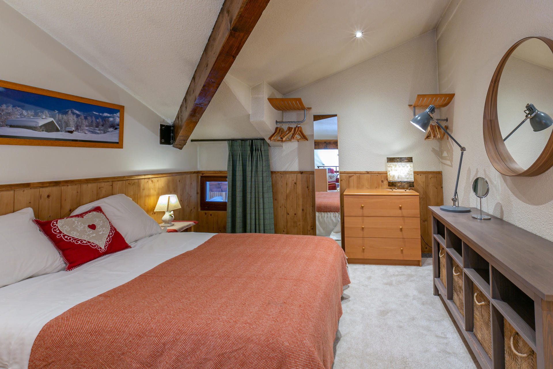 _lv_images__lot_0002340265_11_1455861