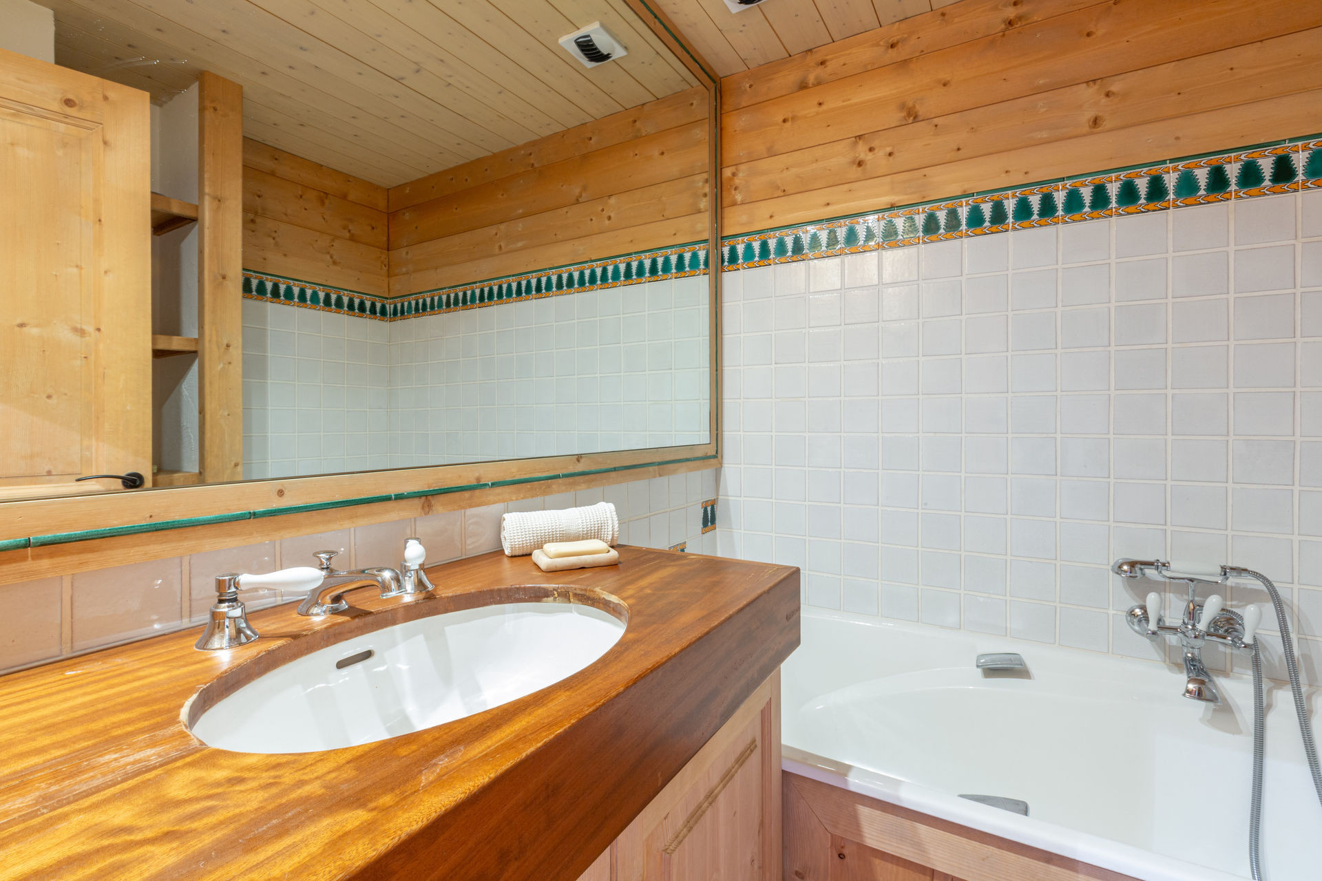 _lv_images__lot_0002340270_13_1454925