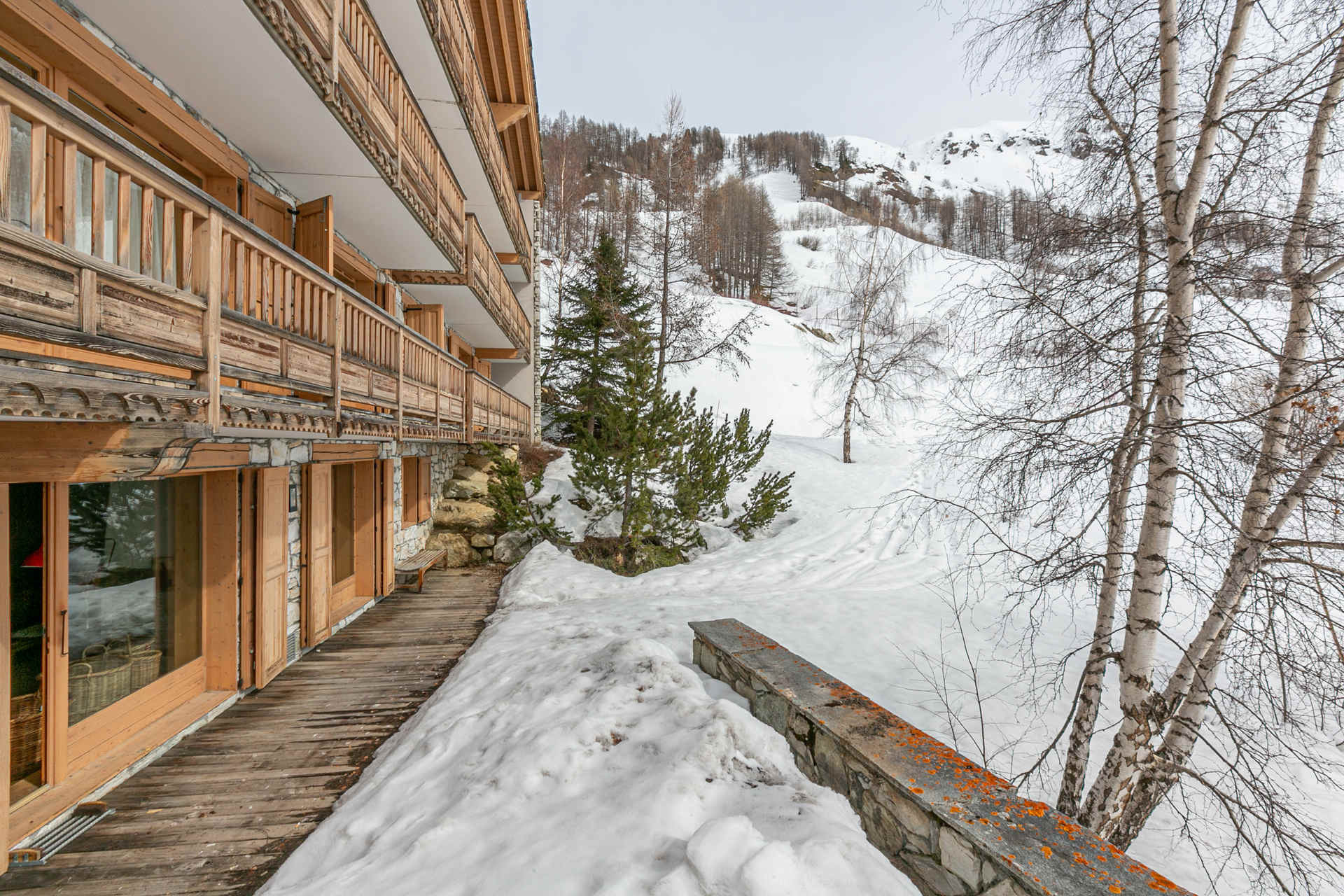 _lv_images__lot_0002340270_16_1454928