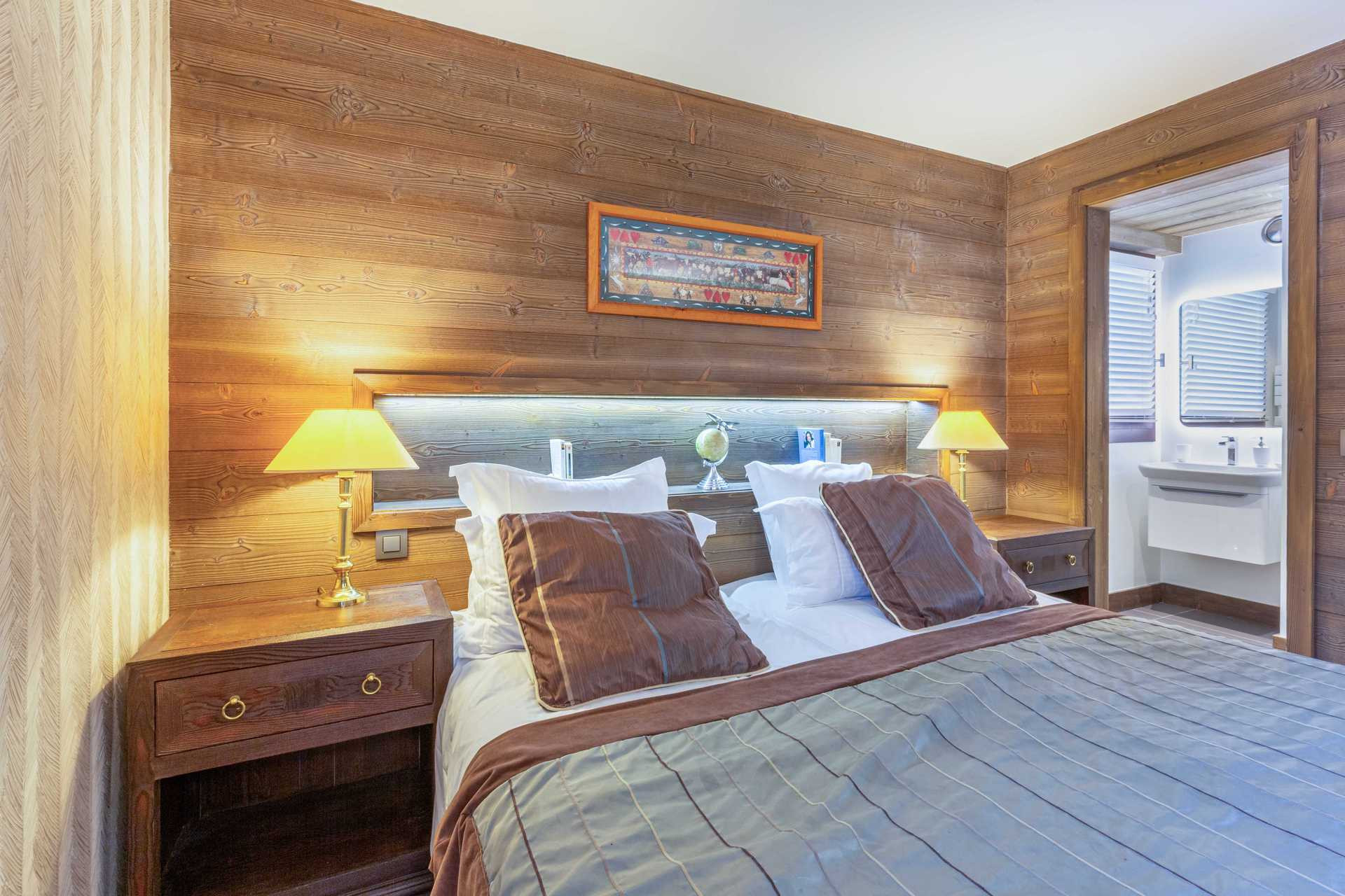 _lv_images__lot_0002340273_10_1457061