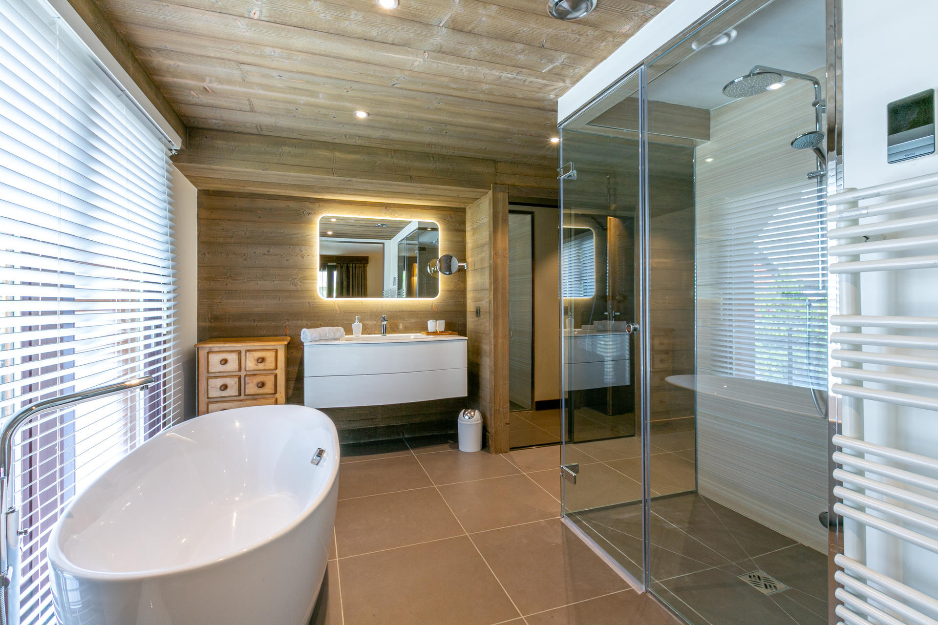 _lv_images__lot_0002340273_13_1457064