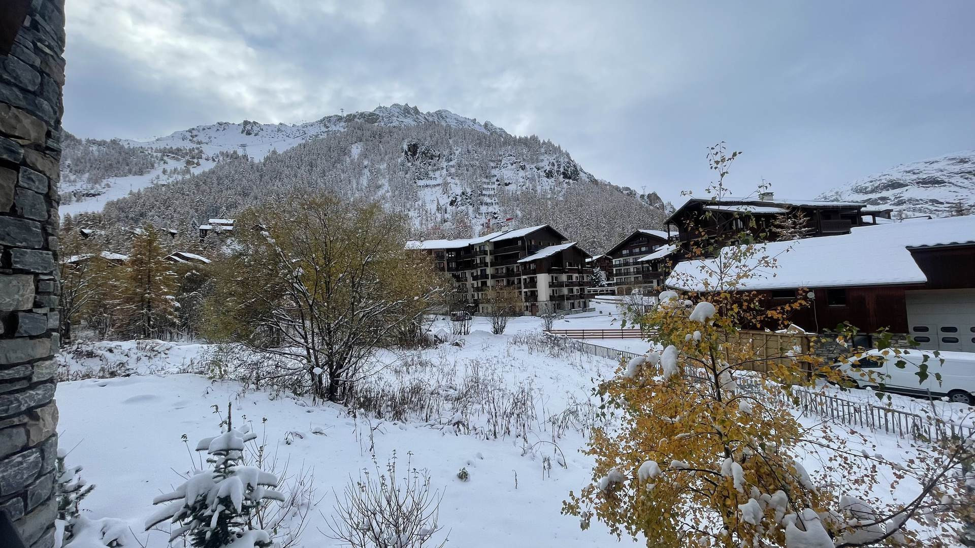 _lv_images__lot_0002340273_16_1457067