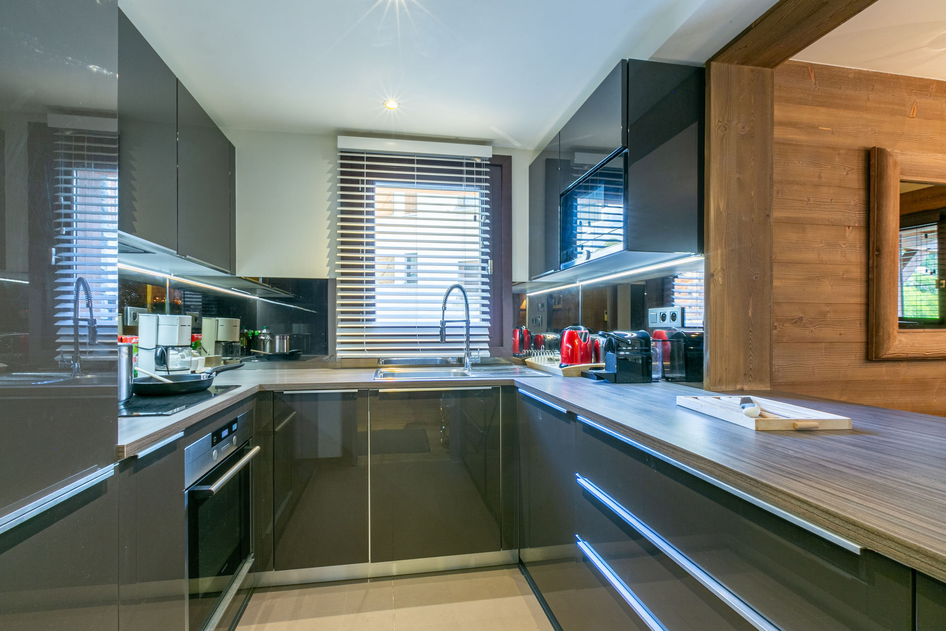 _lv_images__lot_0002340274_07_1457227