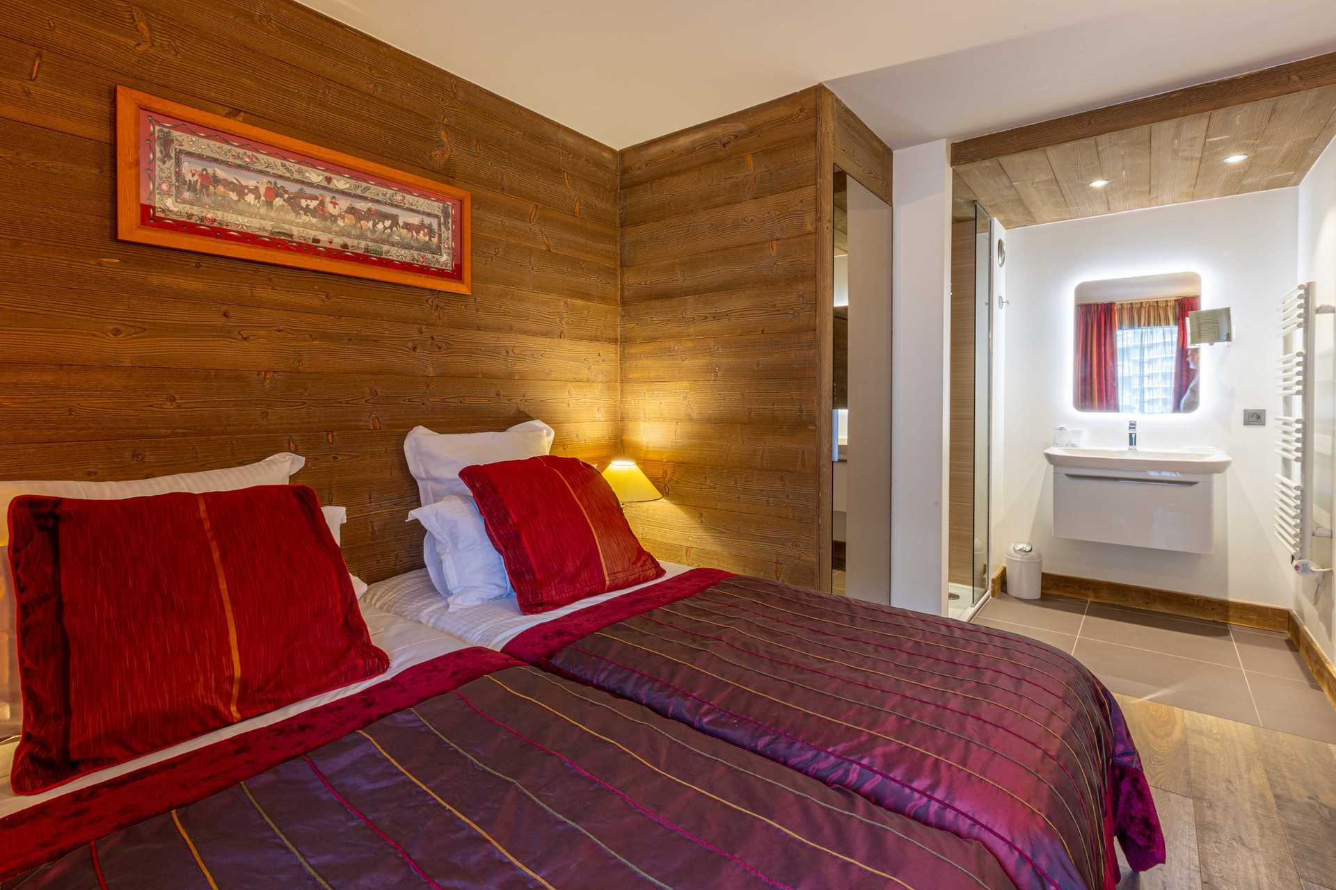 _lv_images__lot_0002340274_12_1457232