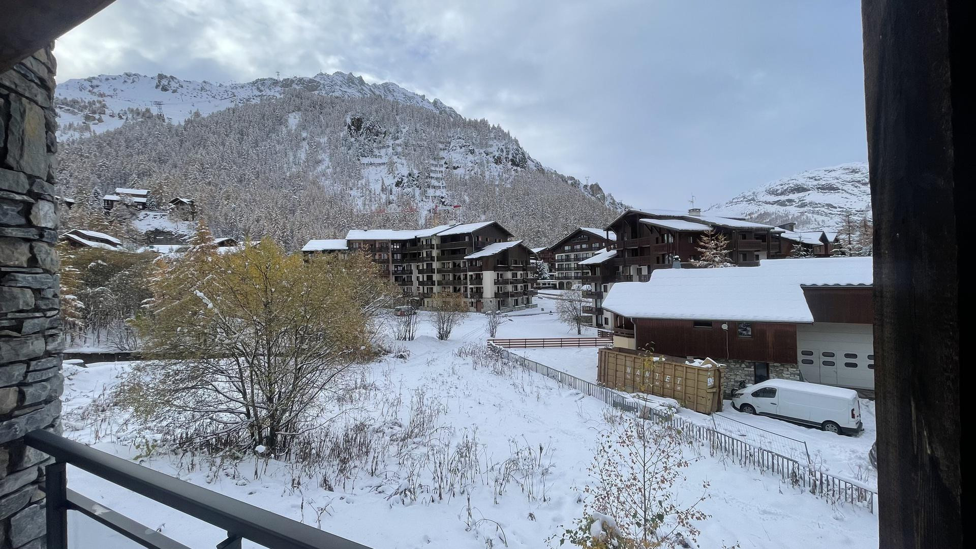 _lv_images__lot_0002340274_15_1457235