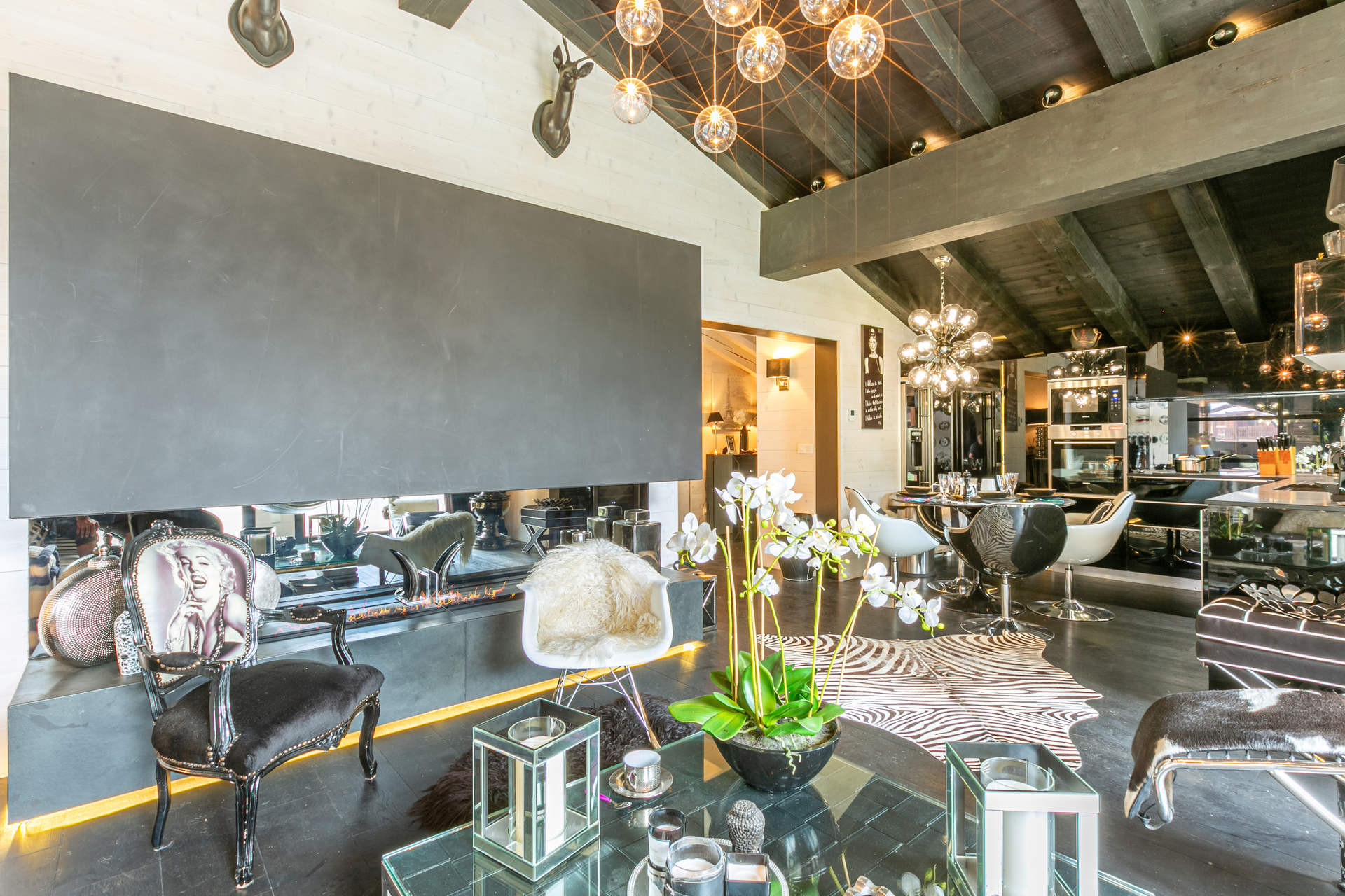 _lv_images__lot_0002340275_03_1455508