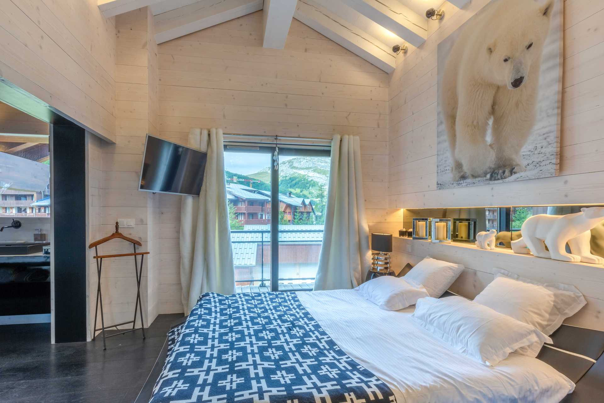 _lv_images__lot_0002340275_08_1455513